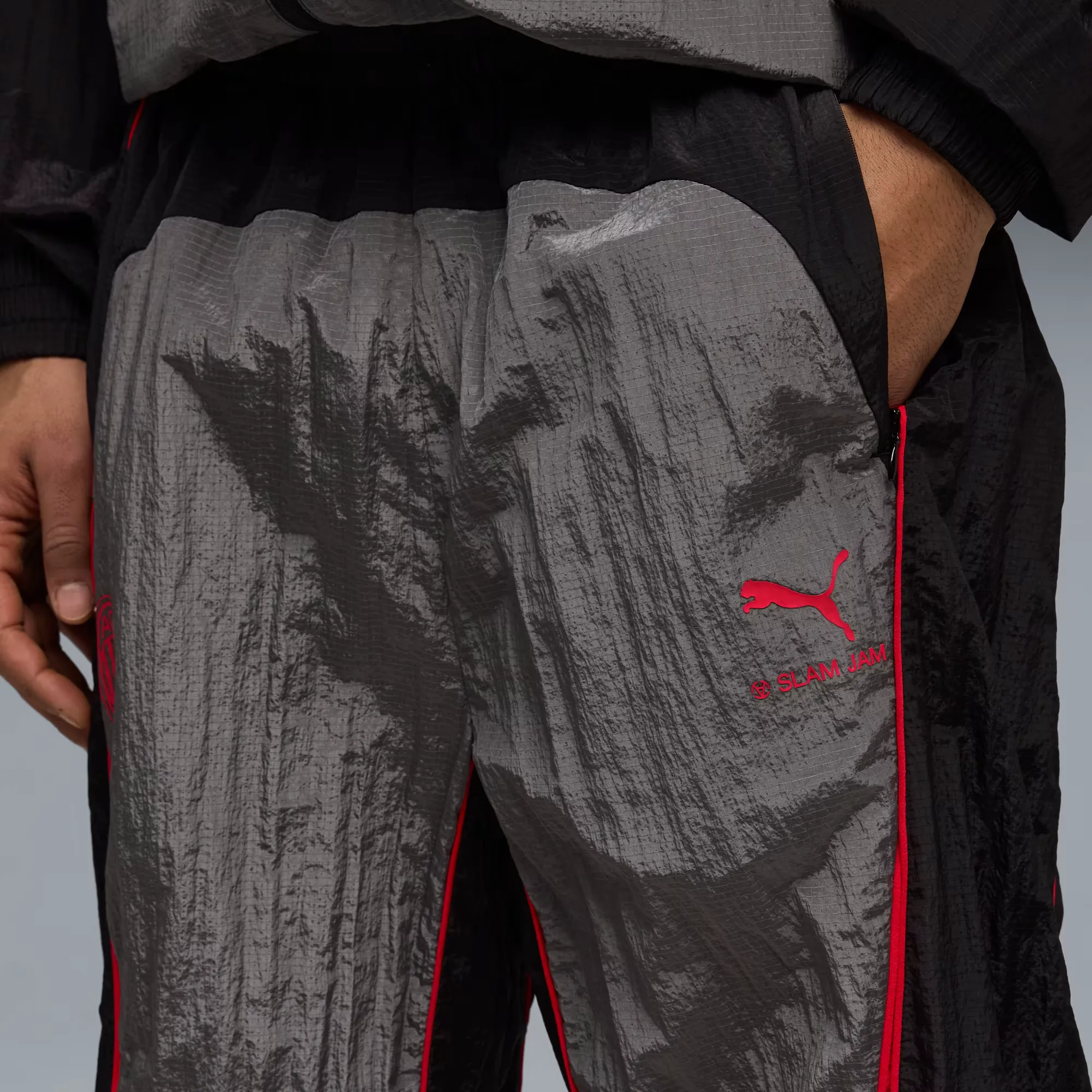 000000_AC-Milan-x-Slam-Jam-x-Puma-Track-Pants_PUMA-BLACK-FLAT-MEDIUM-GRAY_787771-06_img4