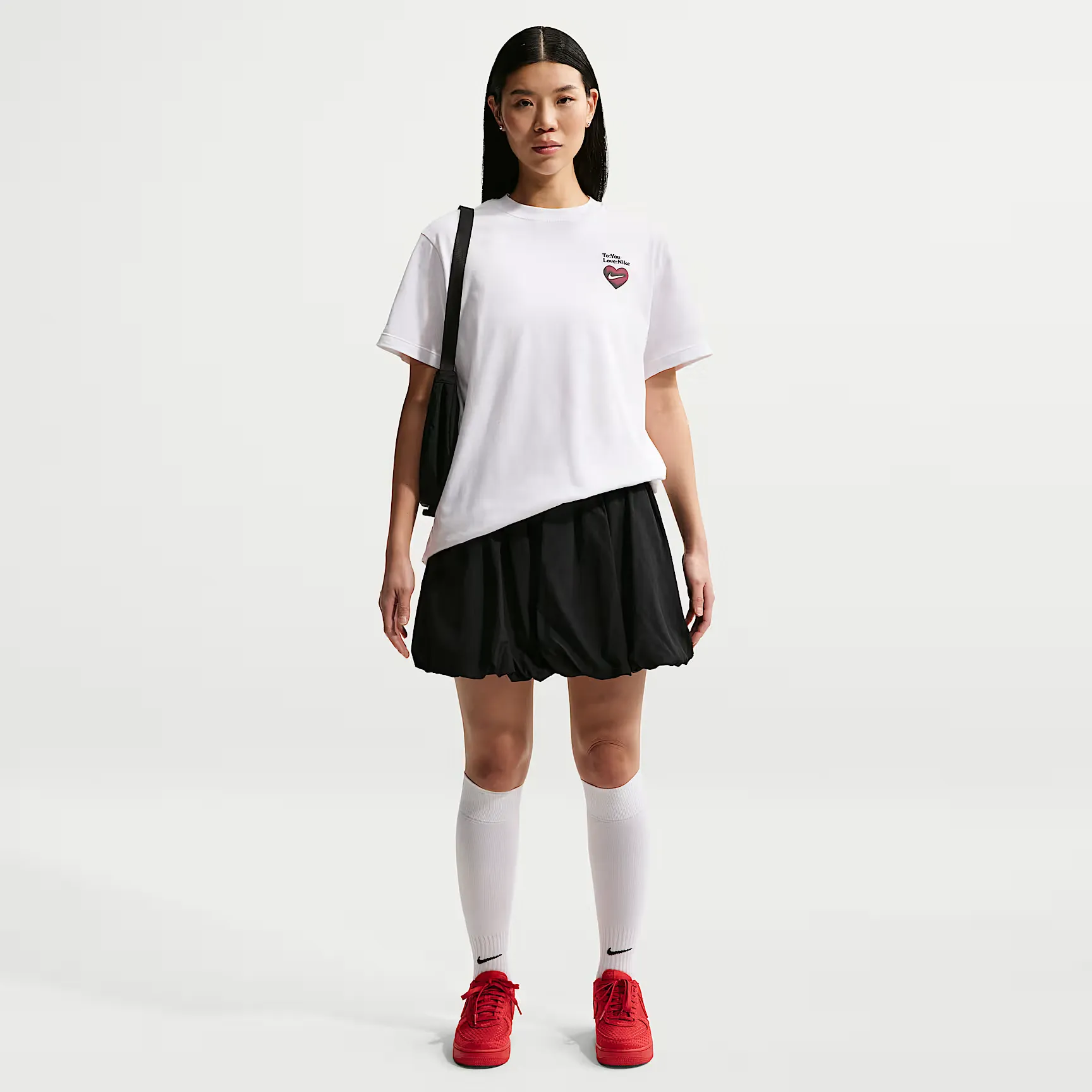 000000_Nike-Sportswear-WMNS-Valentine's-Day-Oversized-T-Shirt_WHITE_IU9083-100_img3