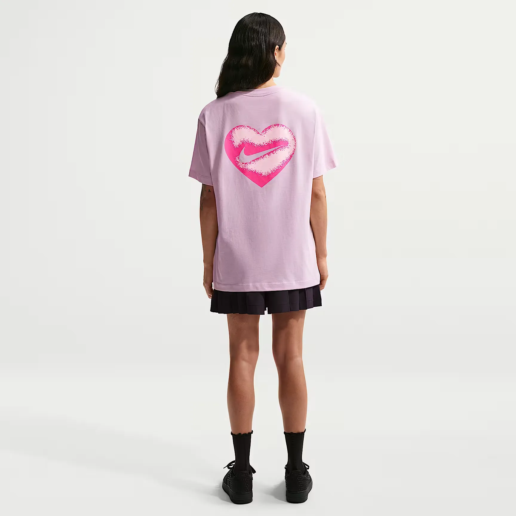 000000_Nike-Sportswear-WMNS-Valentine's-Day-Boxy-Oversize-T-Shirt_PINK-FOAM_IU9083-663_img4