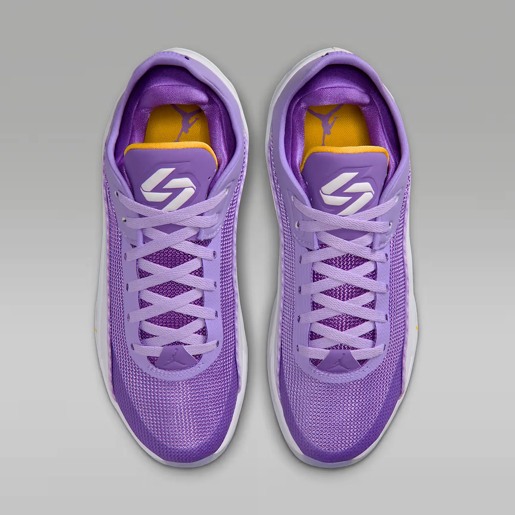 000000_Jordan-Luka-5_LAKERS_HV8082-101_img3