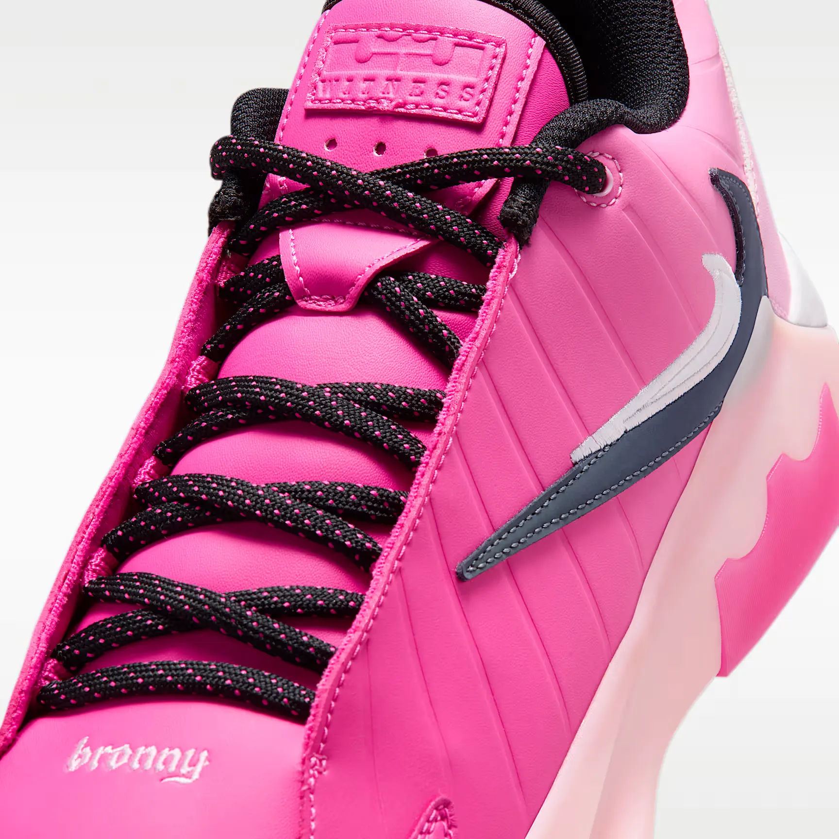 000000_Nike-LeBron-Witness-9_BRONNY-JAMES_IO7381-600_img6