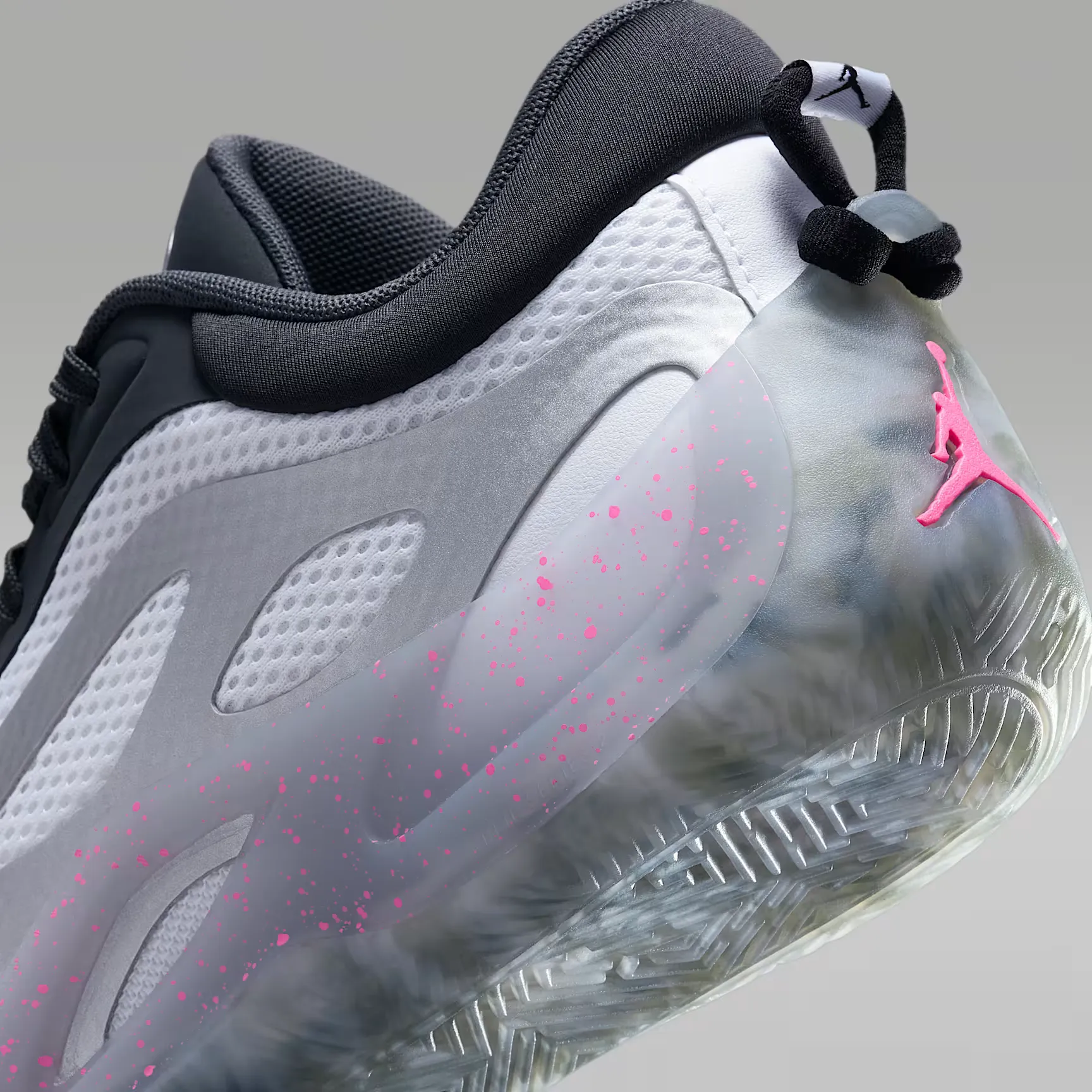 000000_Jordan-Heir-Series-2-WMNS_METALLIC-SILVER_HV4417-100_img7