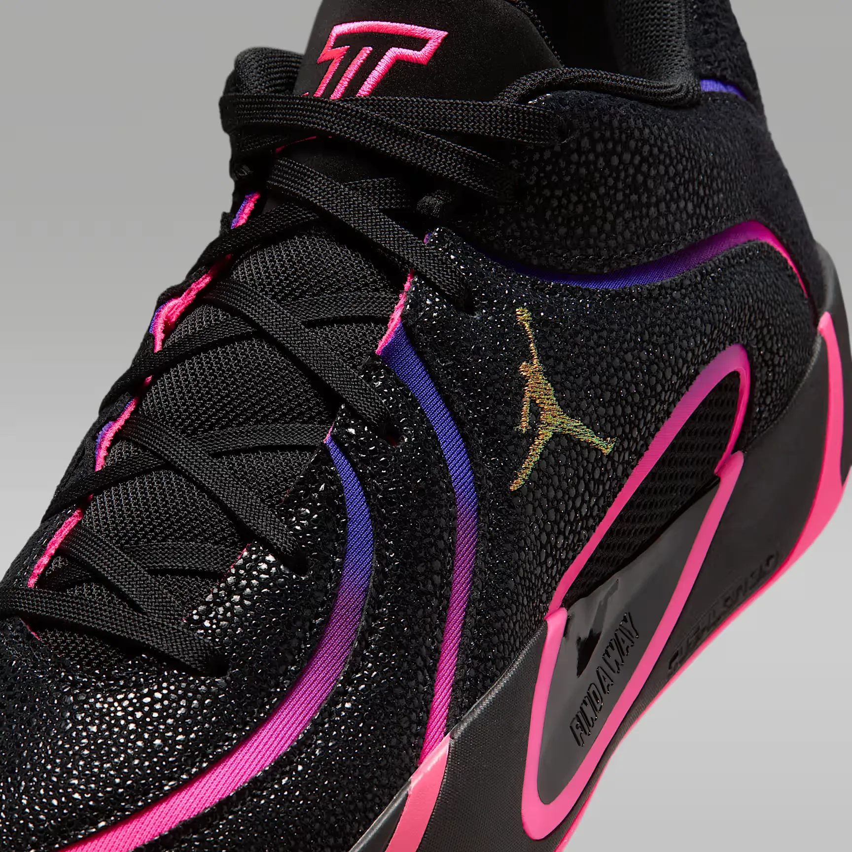 000000_Jordan-Tatum-4_SMOOTH-SOUL-VOL.2_IR0073-003_img6