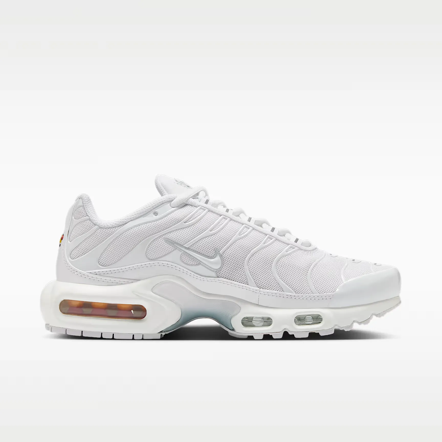 000000_Nike-Air-Max-Plus-WMNS_TRIPLE-WHITE_DM2362-100_img2