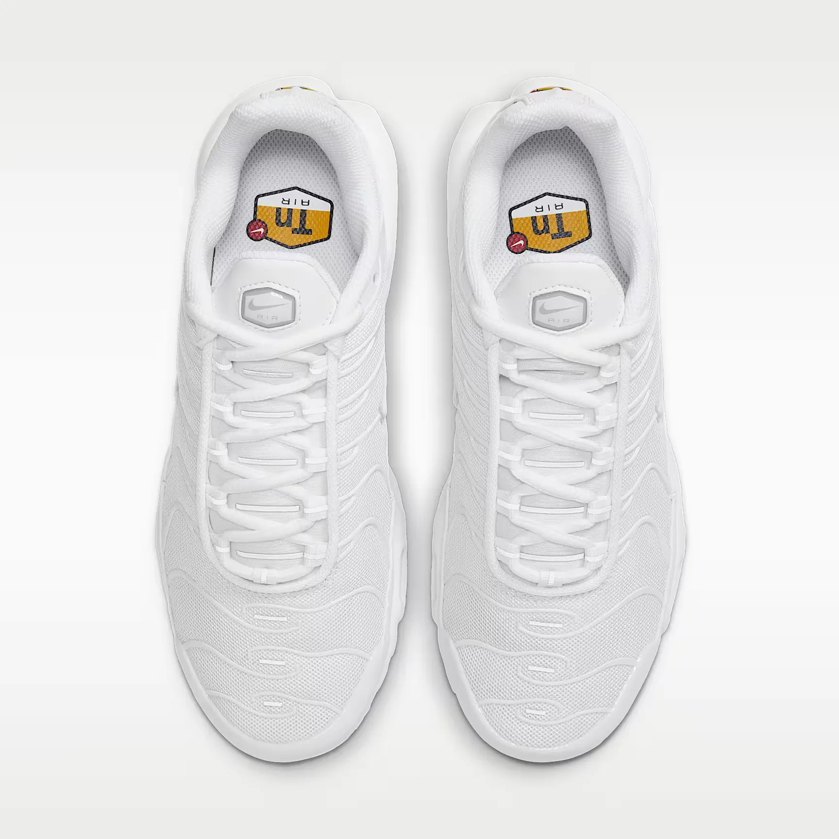 000000_Nike-Air-Max-Plus-WMNS_TRIPLE-WHITE_DM2362-100_img3