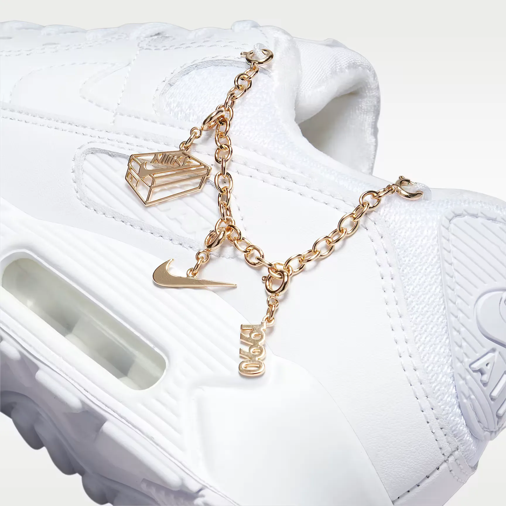 000000_Nike-Air-Max-90-Premium-WMNS_LUCKY-CHARMS_DH0569-100_img8