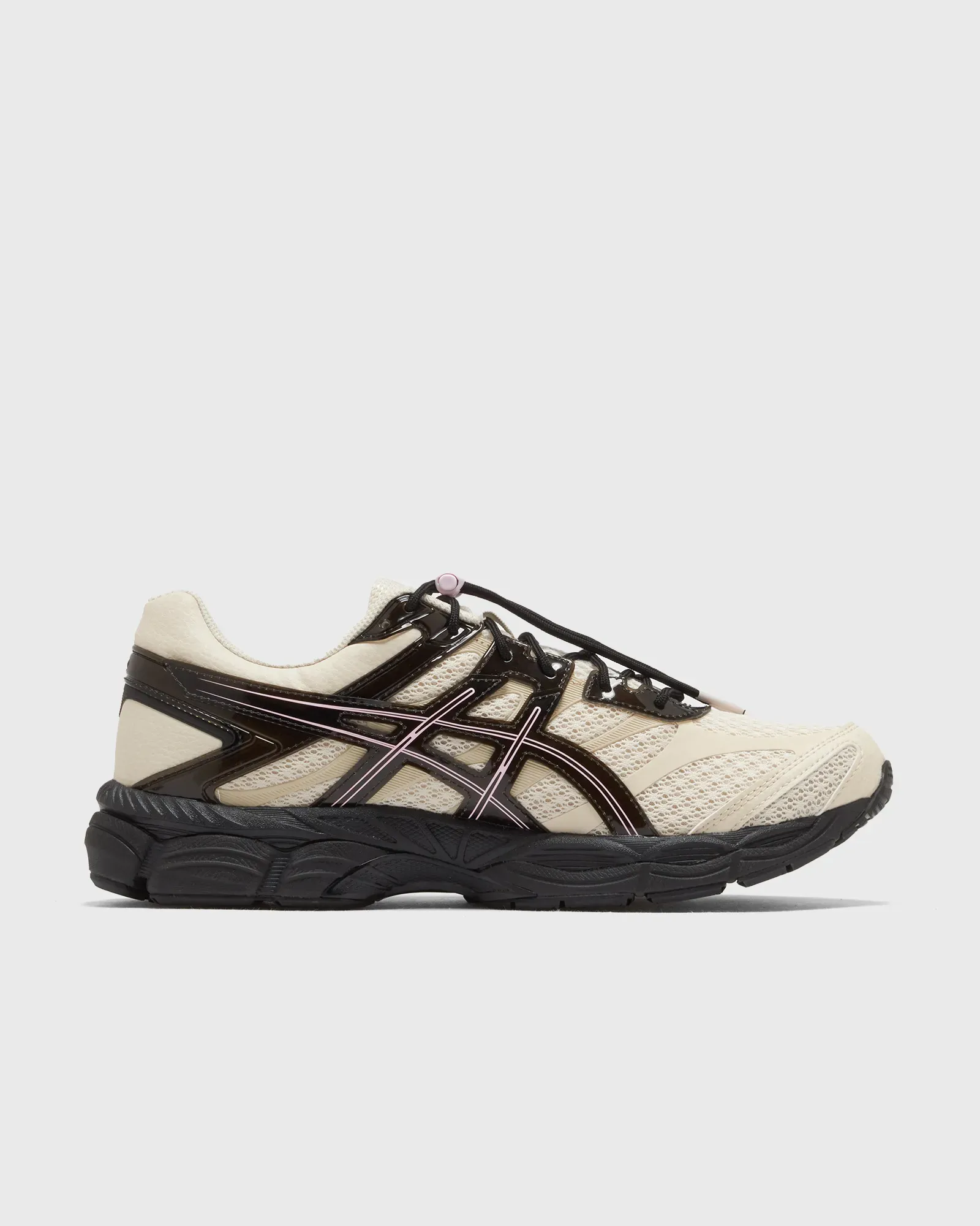 000000_ASICS-x-Finesse-GEL-CUMULUS-16_BLACK-BEIGE_1203B003-200_img2