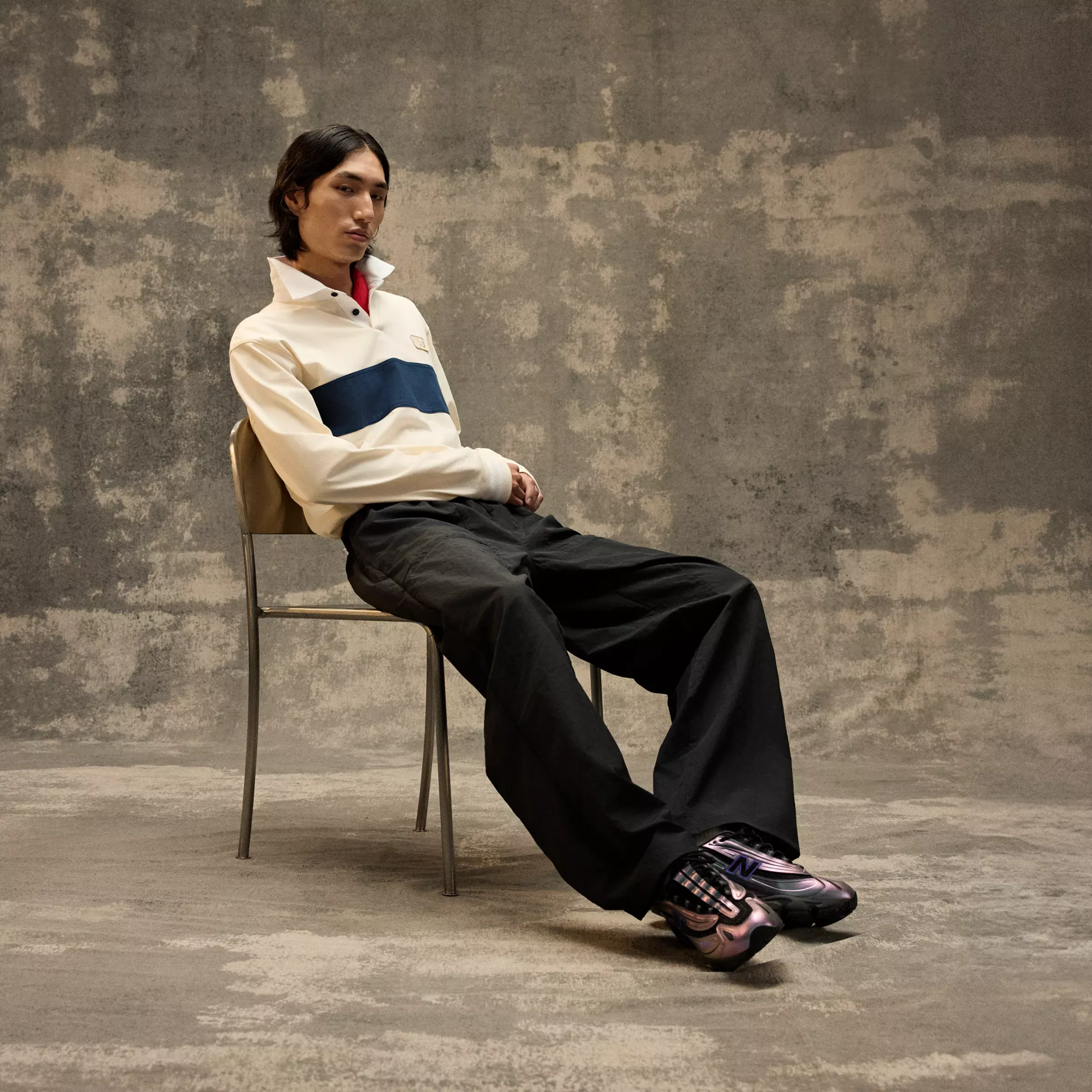 000000_New-Balance-1000_Faded-Black-Electric-Indigo_U10004WR_img6