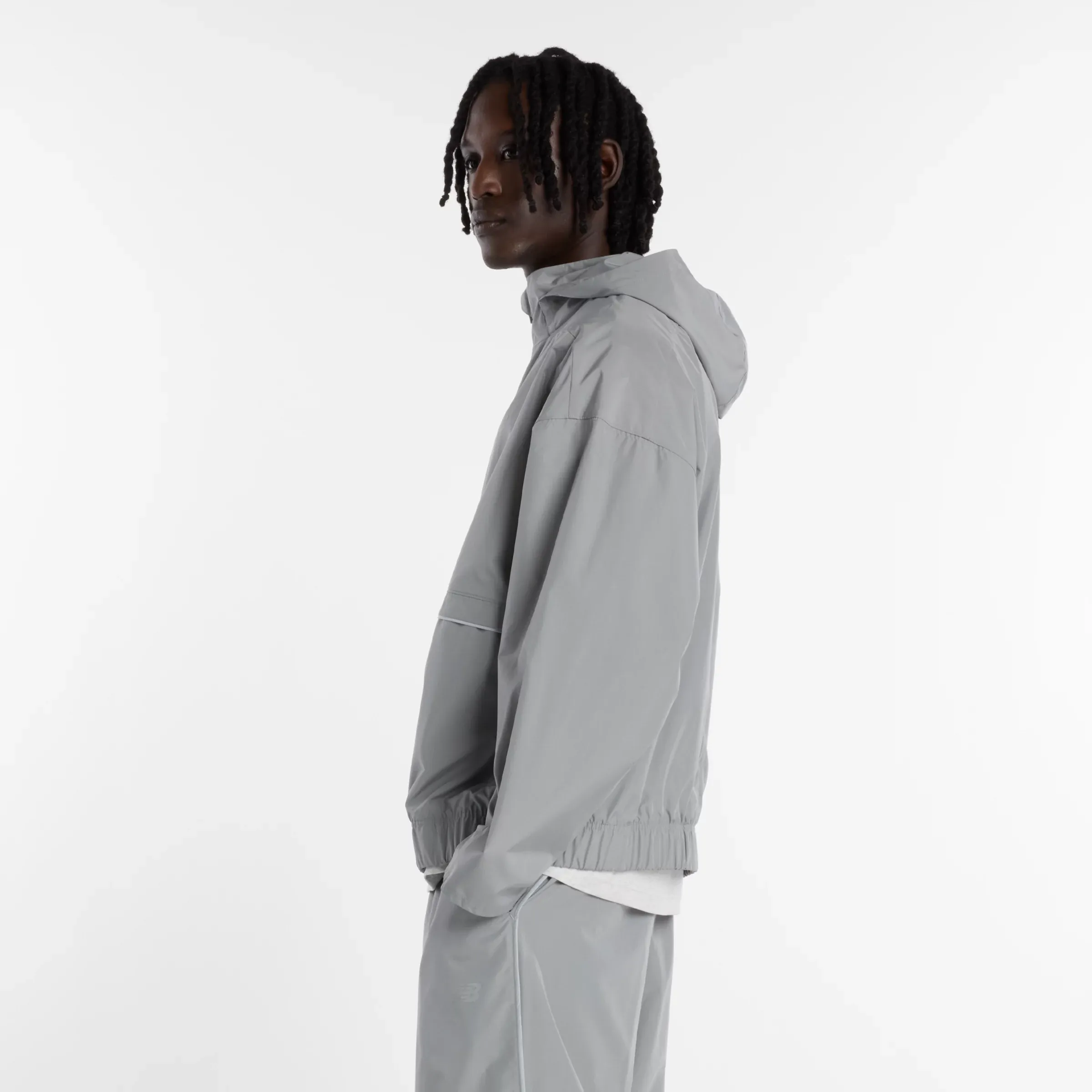 000000_New-Balance-Elusive-Shell-Jacket_SLATE-GREY_MJO5BXYST_img2