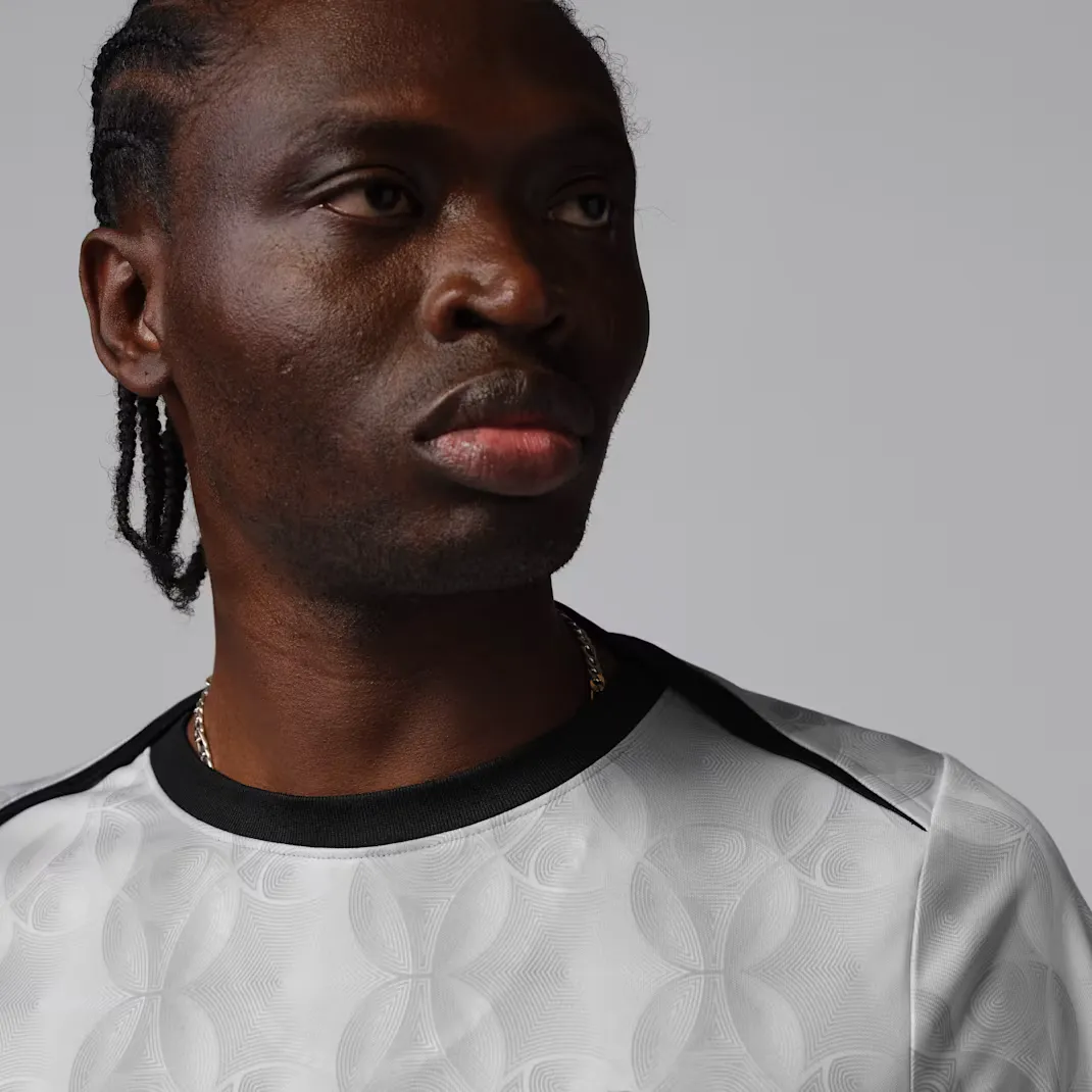 929292_Maillot-Pre-match-PSG-Pro-Night-Edition-2026_Grey-Black_IB3809-058_img2