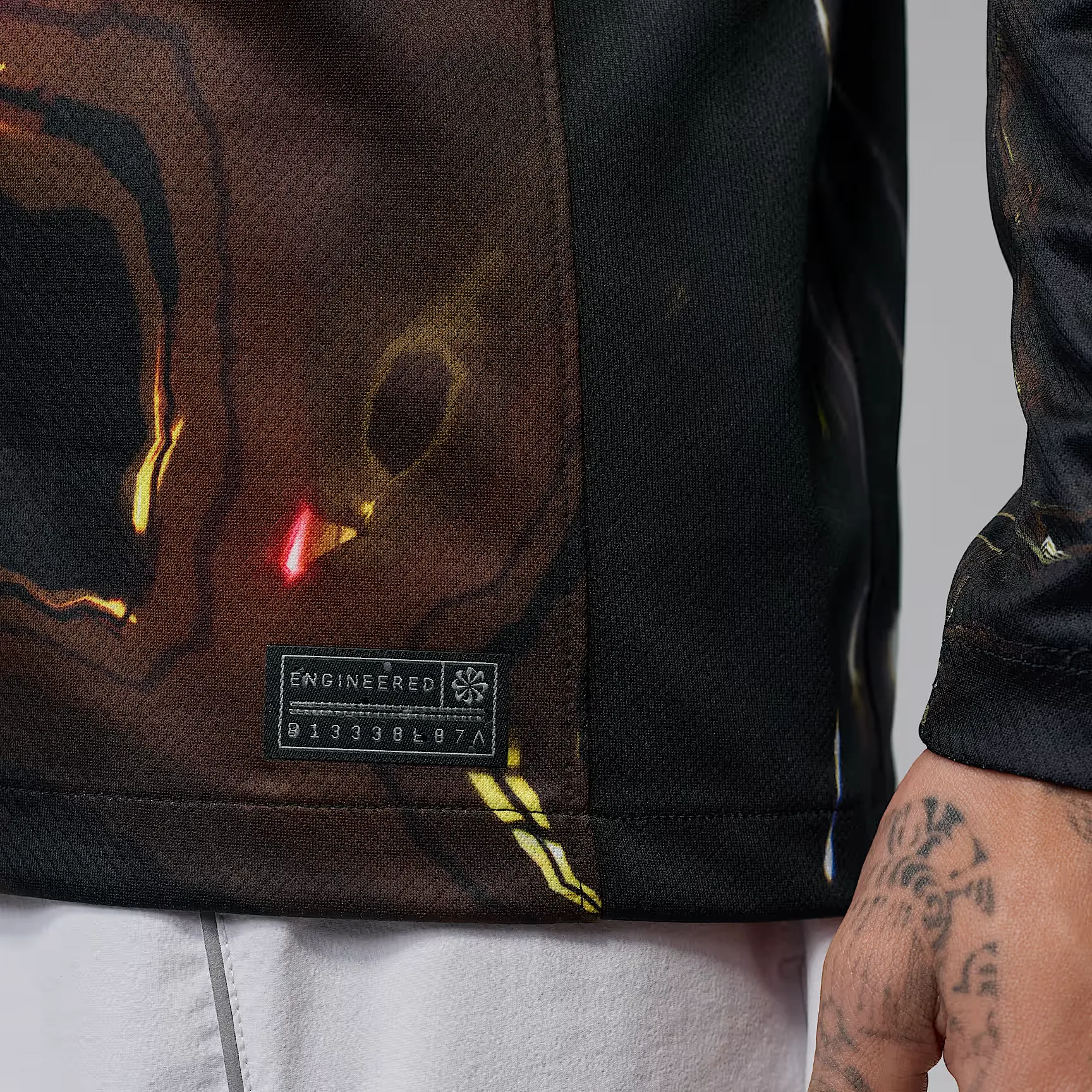 000000_PSG-x-Jordan-Dri-FIT-Replica-Stadium-LS-Jersey_NIGHT-EDITION_IB3146-011_img6