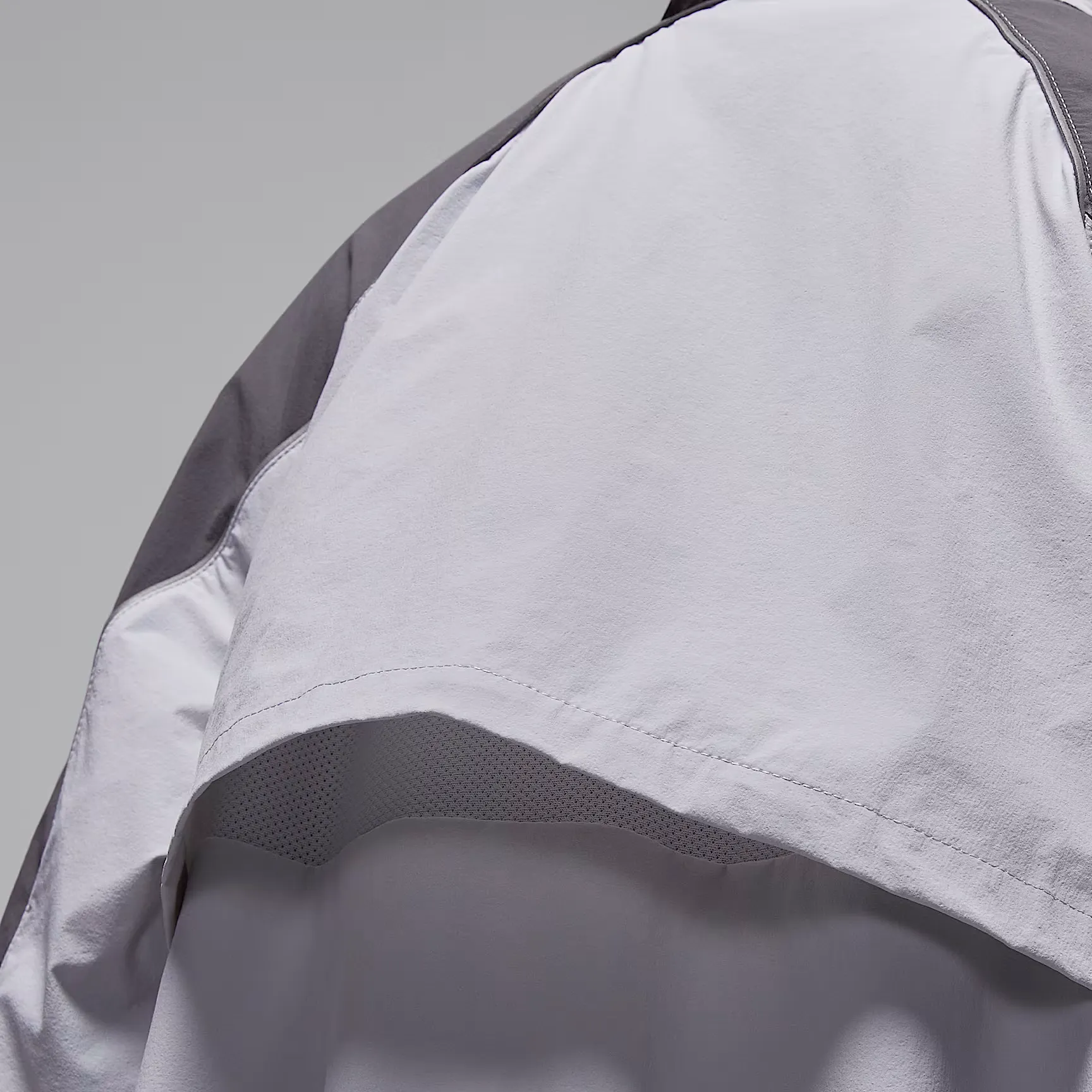 000000_PSG-x-Jordan-Anthem-Jacket-WMNS_PURE-PLATINUM-LIGHT-GRAPHITE_IF3817-043_img6