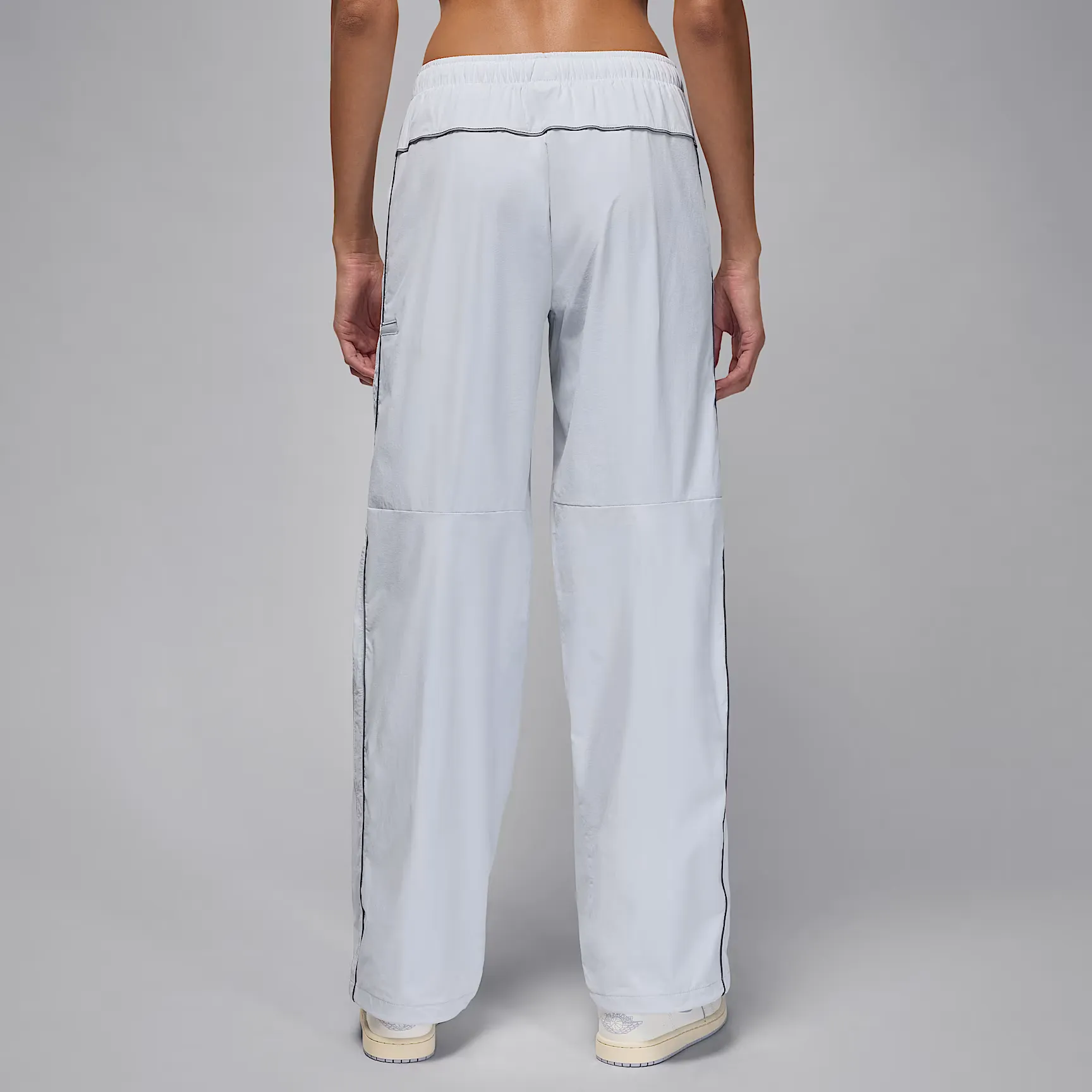 000000_PSG-x-Jordan-Tunnel-Pant-WMNS_PURE-PLATINUM_IH0654-043_img1