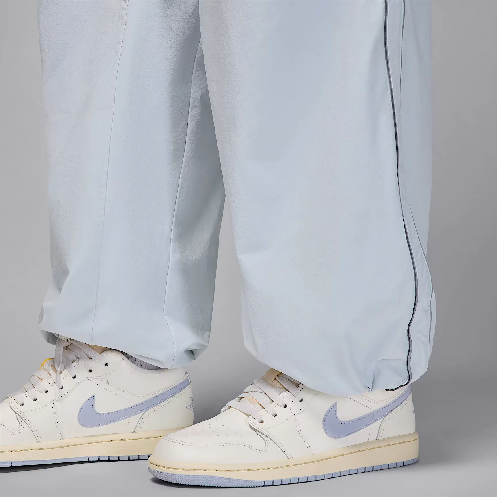 000000_PSG-x-Jordan-Tunnel-Pant-WMNS_PURE-PLATINUM_IH0654-043_img4