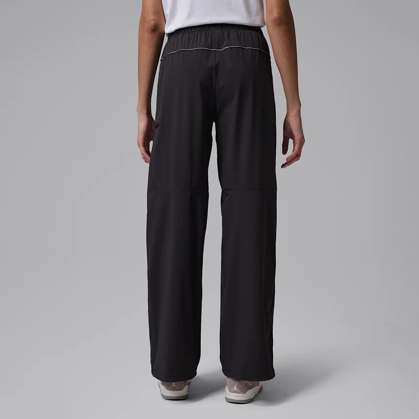 000000_PSG-x-Jordan-Tunnel-Pant-WMNS_OIL-GREY_IH0654-018_img1