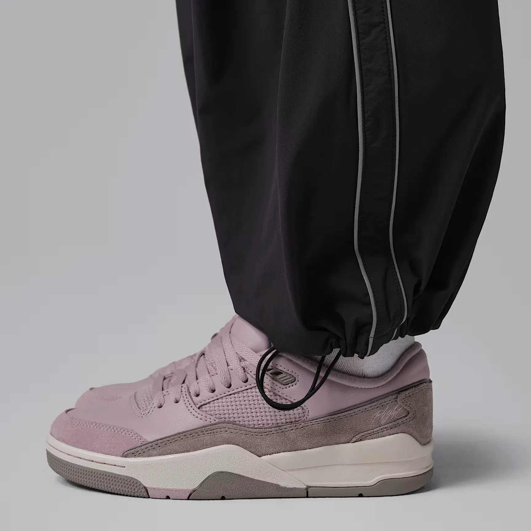 000000_PSG-x-Jordan-Tunnel-Pant-WMNS_OIL-GREY_IH0654-018_img3