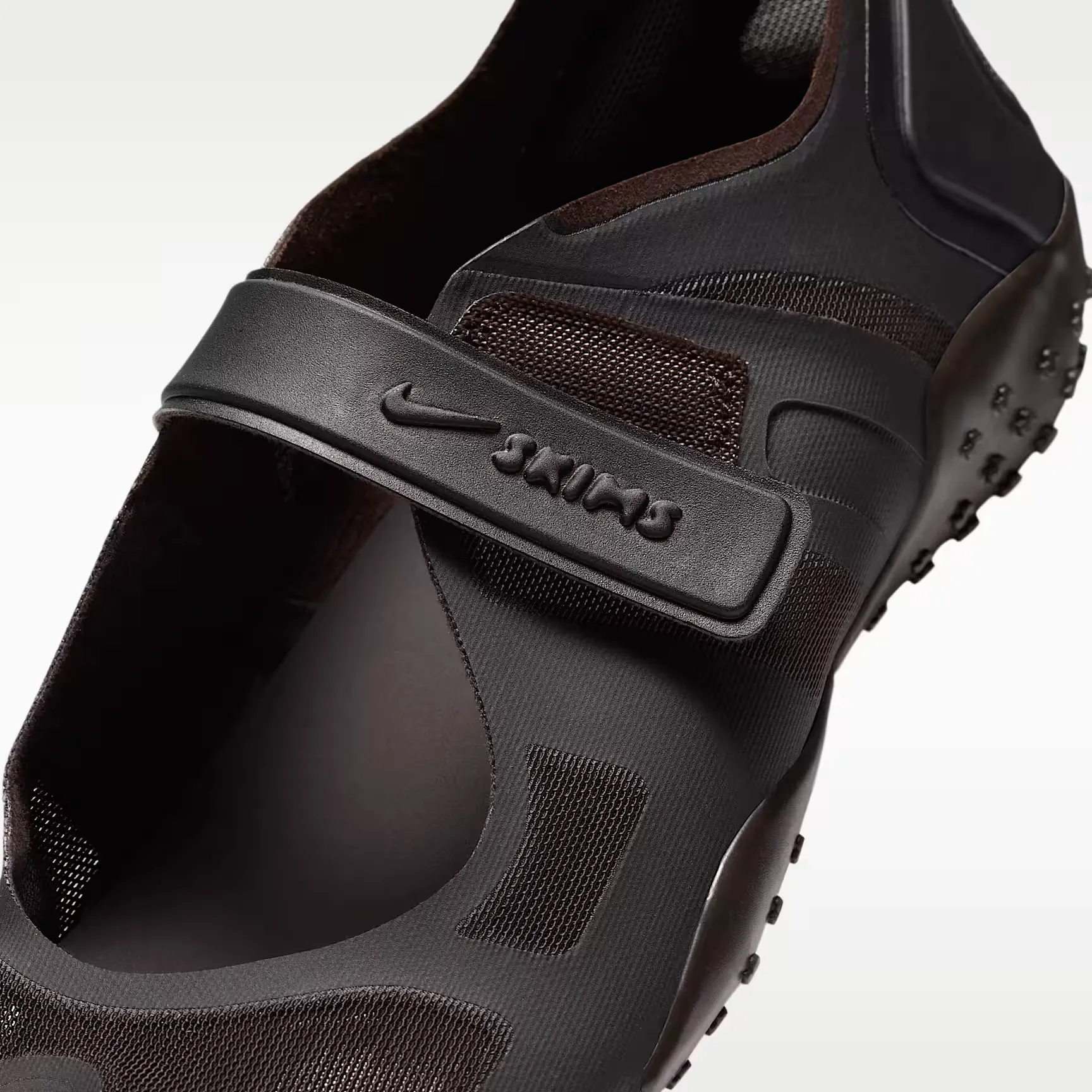 000000_NikeSKIMS-Rift-Mesh-WMNS_VELVET-BROWN_IO7694-200_img6