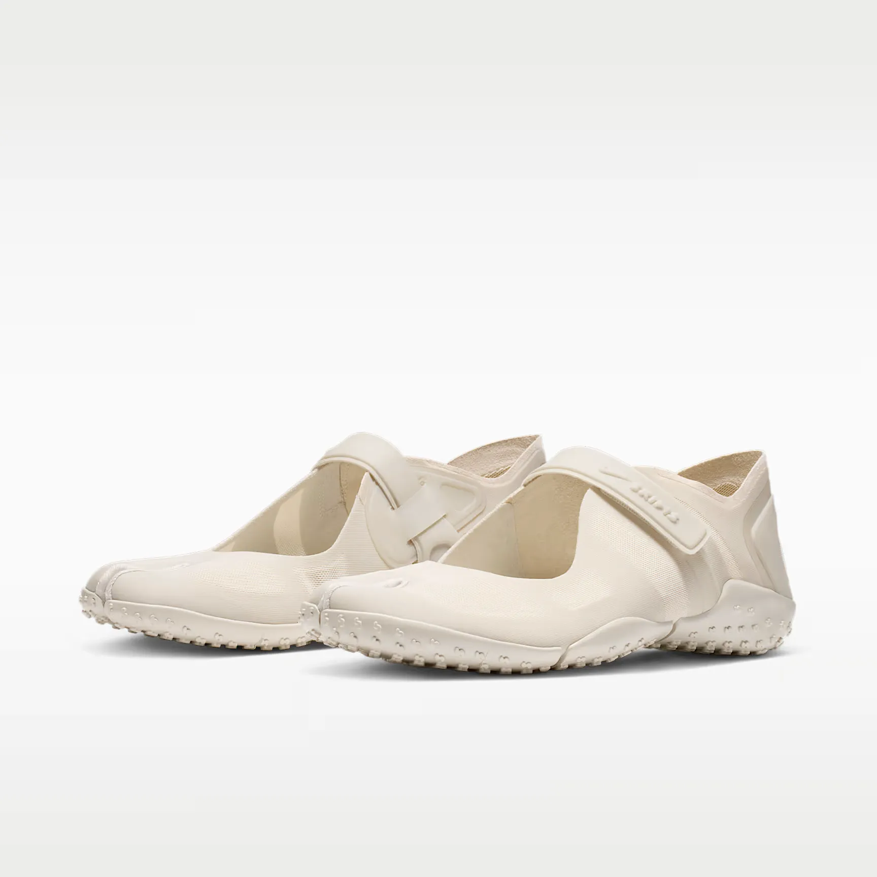000000_NikeSKIMS-Rift-Mesh-WMNS_LIGHT-BONE-LIGHT-OREWOOD-BROWN_IO7694-002_img4