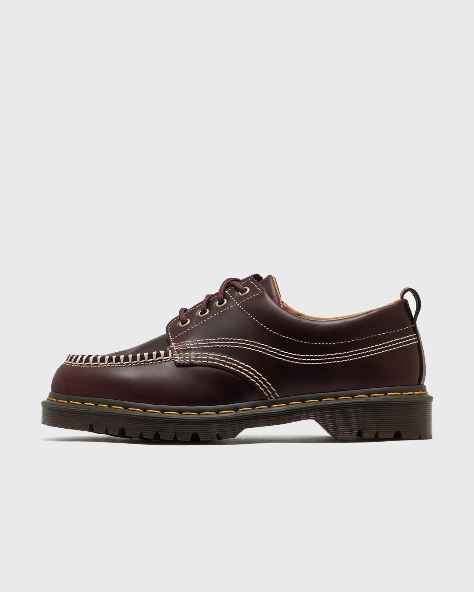 000000_Dr.-Martens-Lowell_CHERRY-RED-ORLEANS_31817600_img0