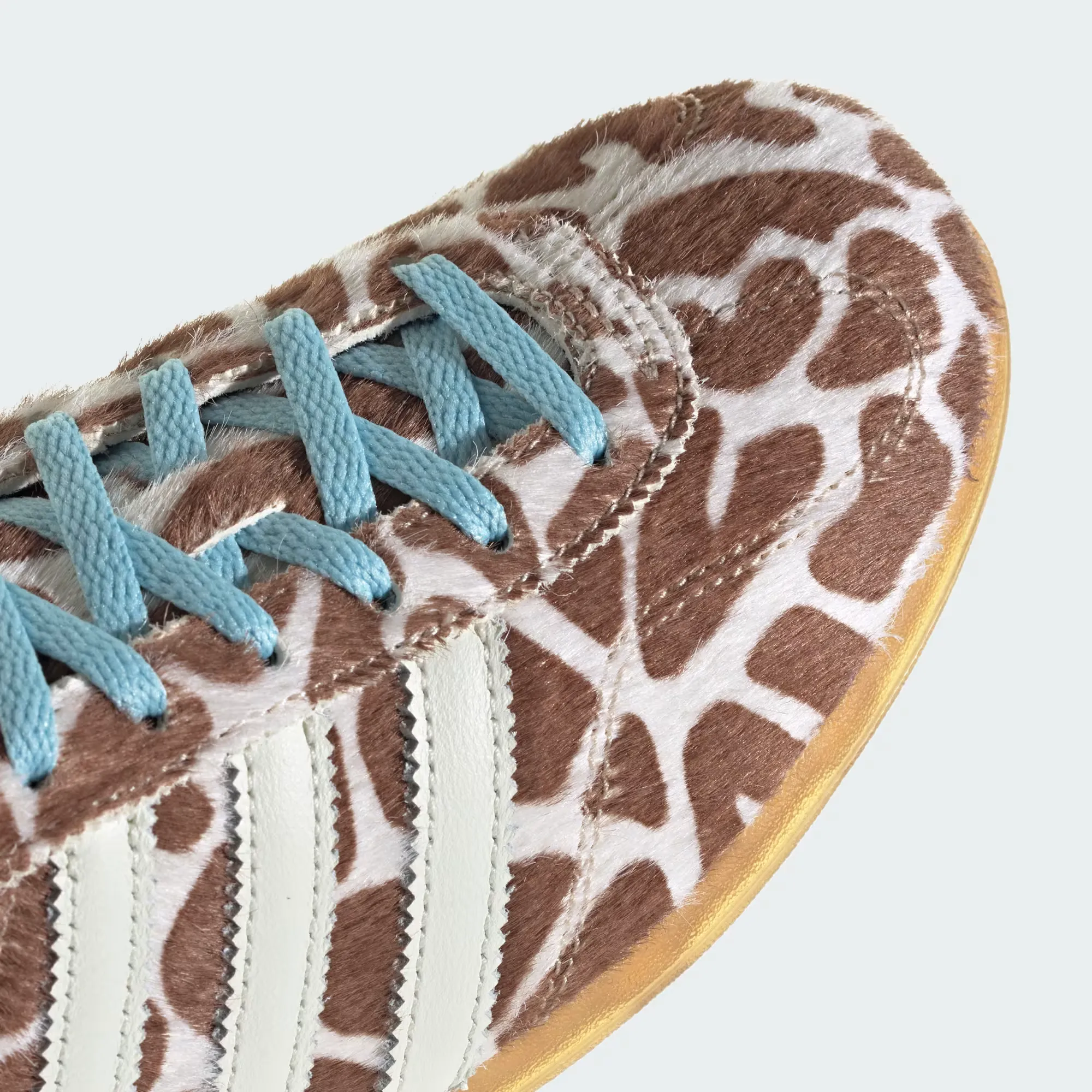 adidas gazelle silver green womens Limited edition Ridley Scotts Aliens inspired black / light blue Adida   Sneakcustomtrainers.com