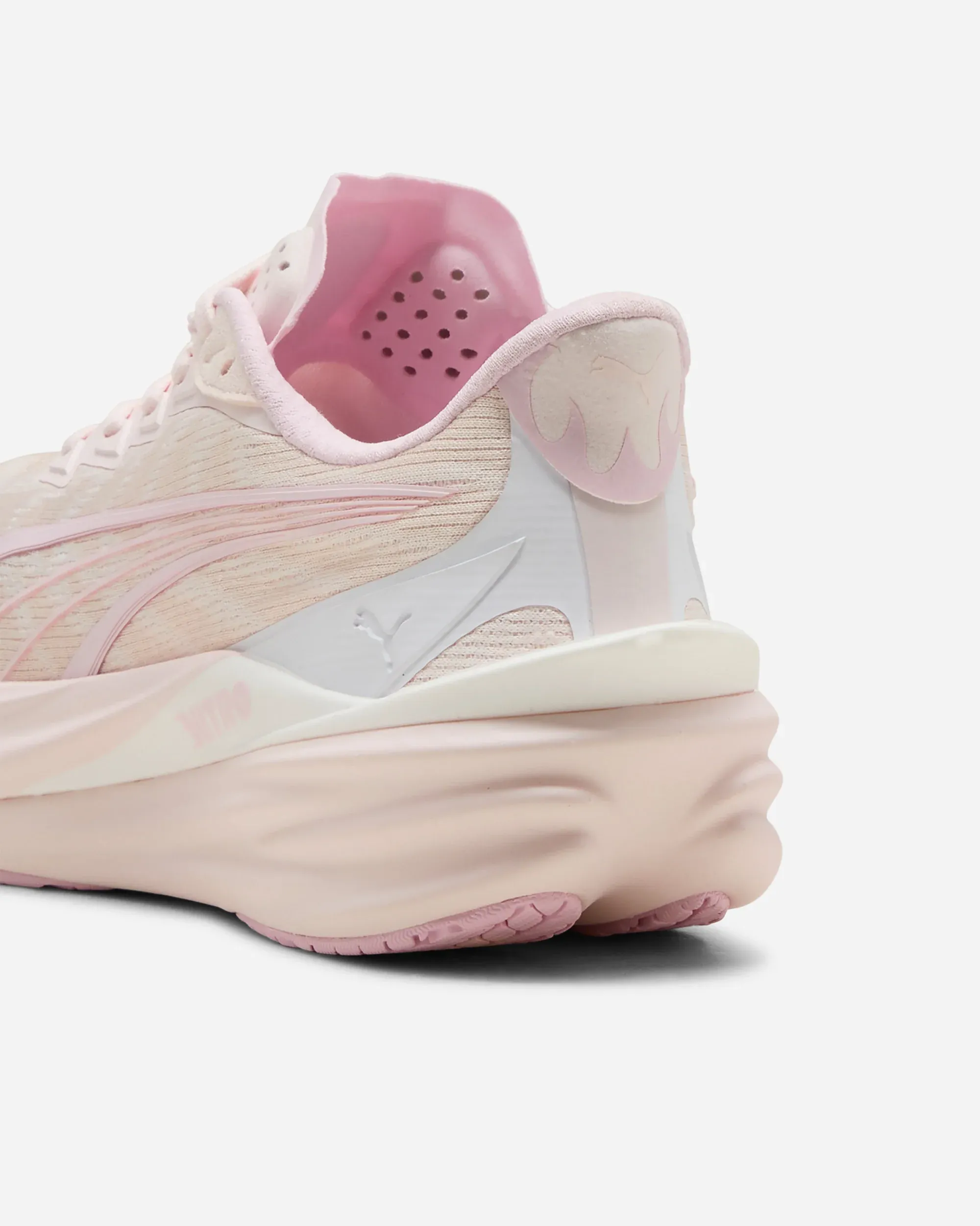 000000_Puma-Deviate-Nitro-4-WMNS_JASMINE-FLOWER-PEARL-PINK_31212415_img5