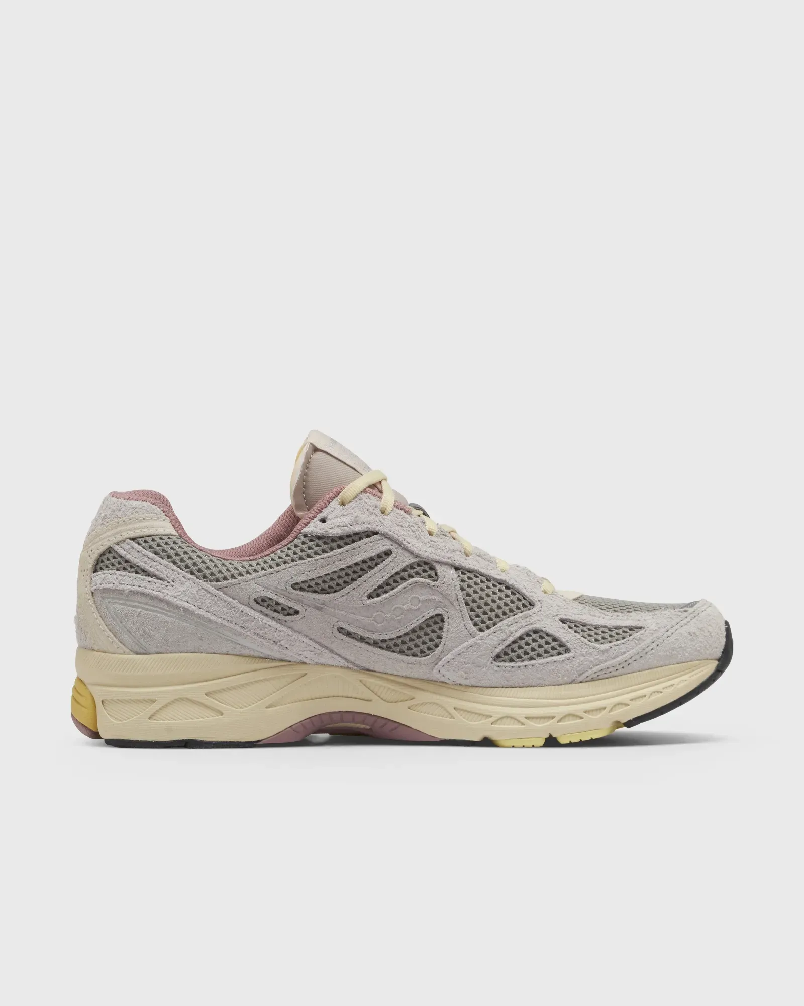 000000_Saucony-x-3sixteen-ProGrid-Guide-7_GRAPHITE_S71044-1_img2