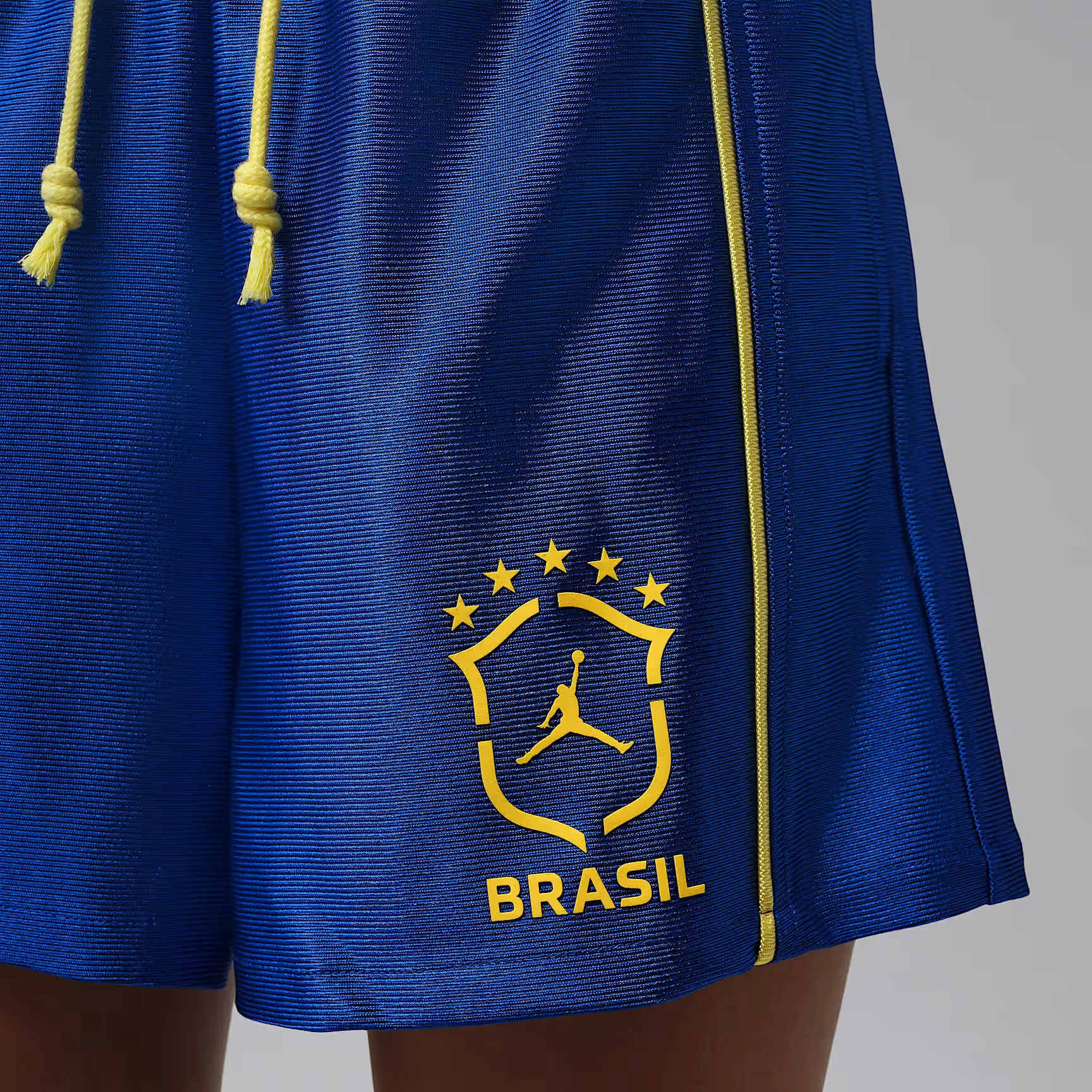 000000_Jordan-Brooklyn-Brazil-Mesh-Shorts-WMNS_OLD-ROYALYELLOW-PULSE_IO2456-417_img4