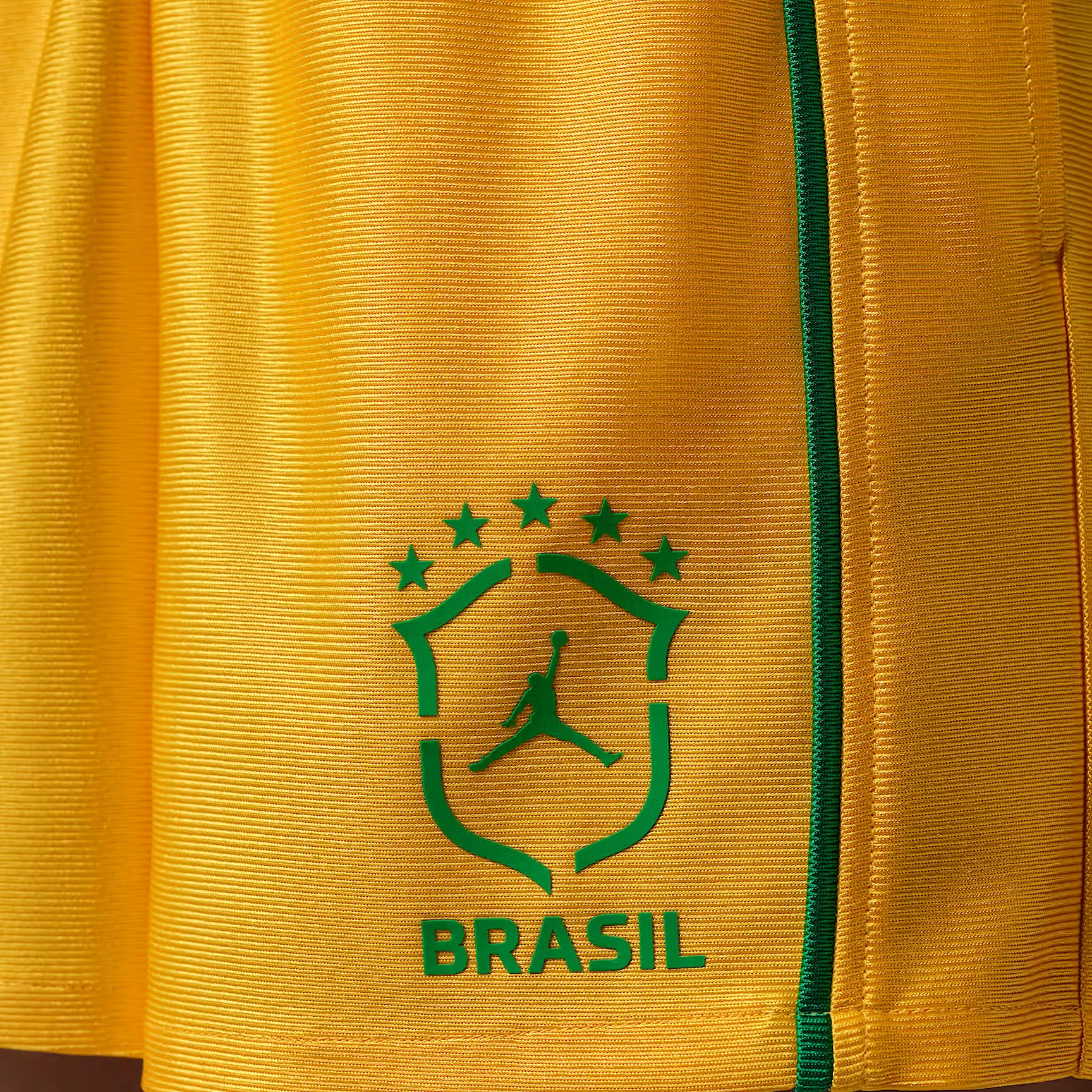 000000_Jordan-Brooklyn-Brazil-Knit-Short-WMNS_VARSITY-MAIZE-LUCKY-GREEN_IO2456-741_img4