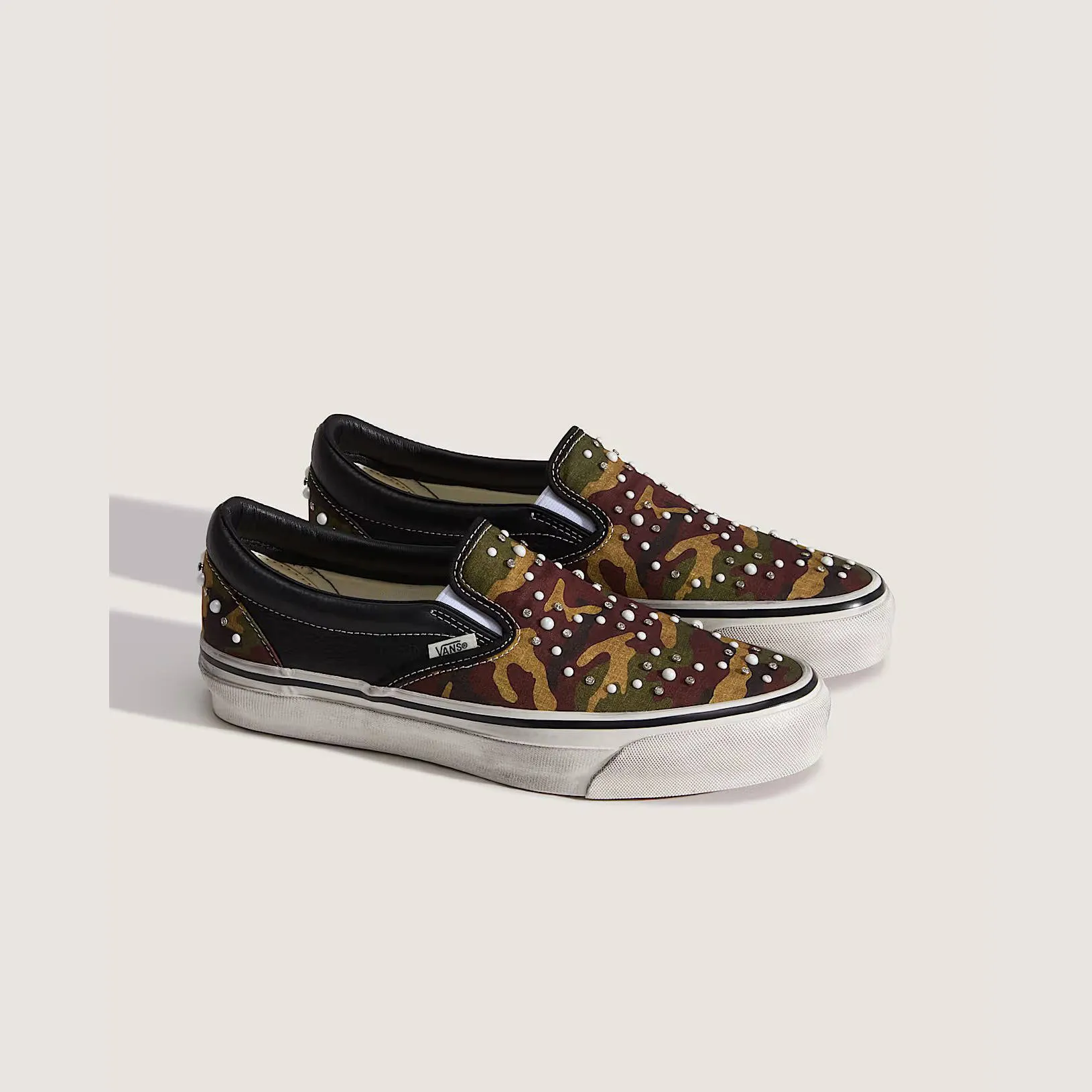 000000_Vans-Premium-Classic-Slip-On_CAMO-BLACK_VN000D9PCAK_img1