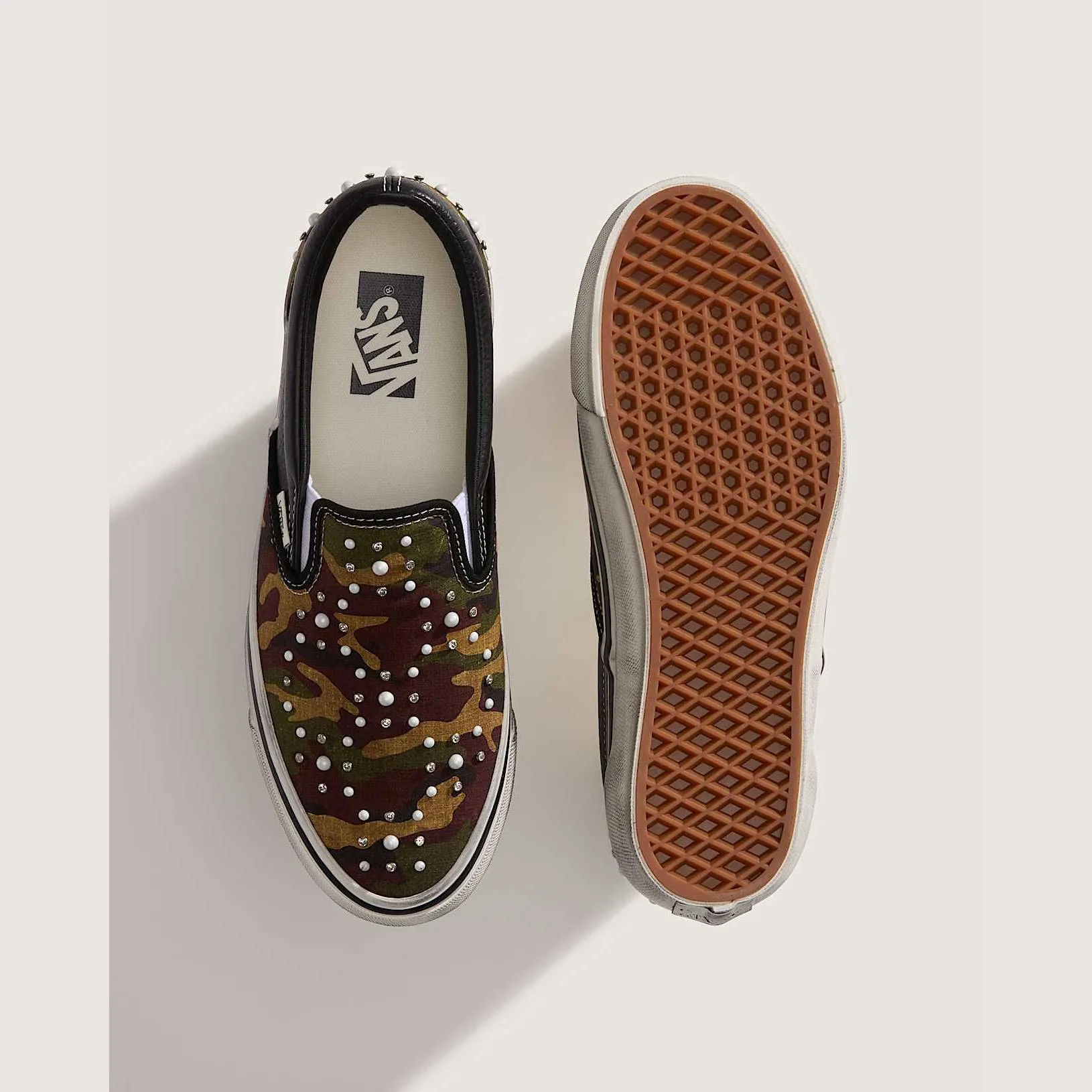 000000_Vans-Premium-Classic-Slip-On_CAMO-BLACK_VN000D9PCAK_img2