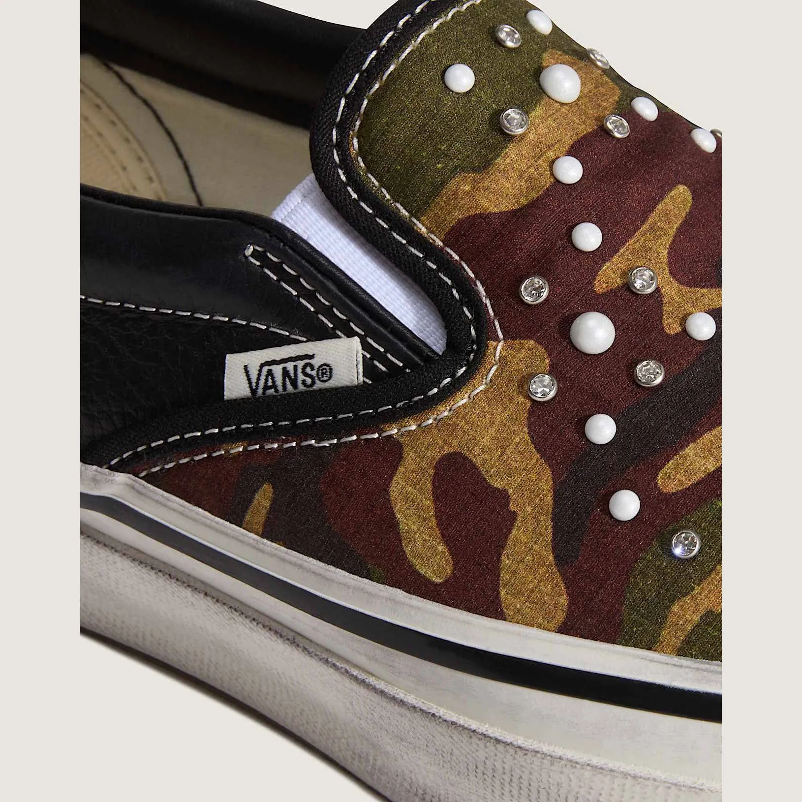 000000_Vans-Premium-Classic-Slip-On_CAMO-BLACK_VN000D9PCAK_img4