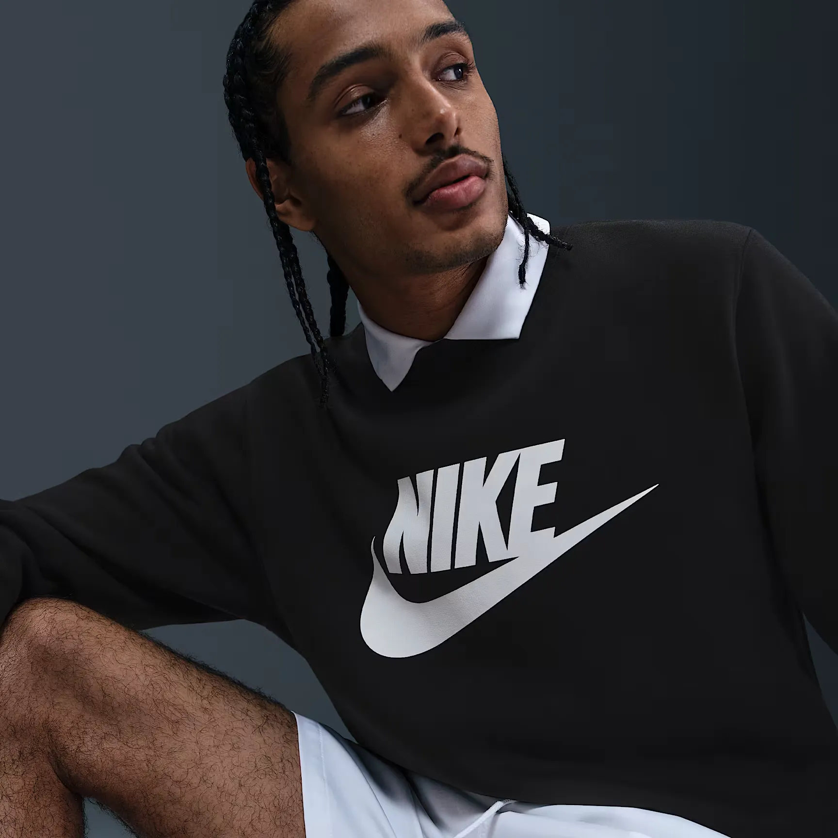 000000_Nike-Sportswear-Club-Fleece-Graphic-Crewneck_BLACK-WHITE_FN3890-010_img2