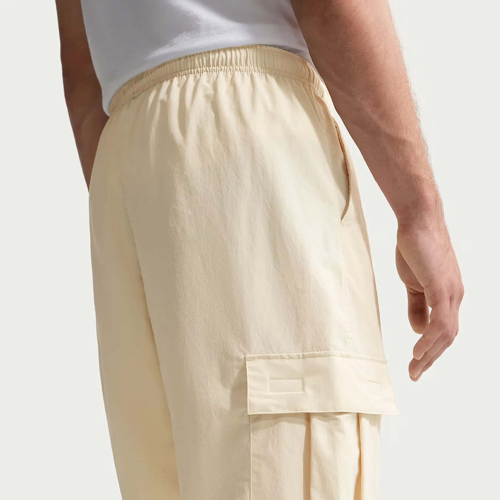 000000_Nike-Club-Woven-Cargo-Pant_LIGHT-KHAKI-WHITE_HJ1990-229_img2