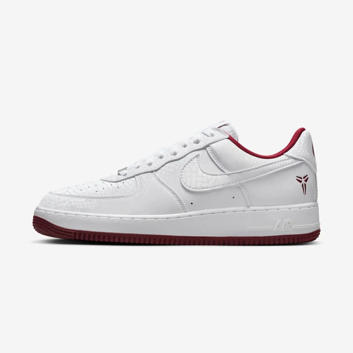 000000_Kobe-Bryant-x-Nike-Air-Force-1-Low_LOWER-MERION-ACES-HOME_IB0018-101_img1