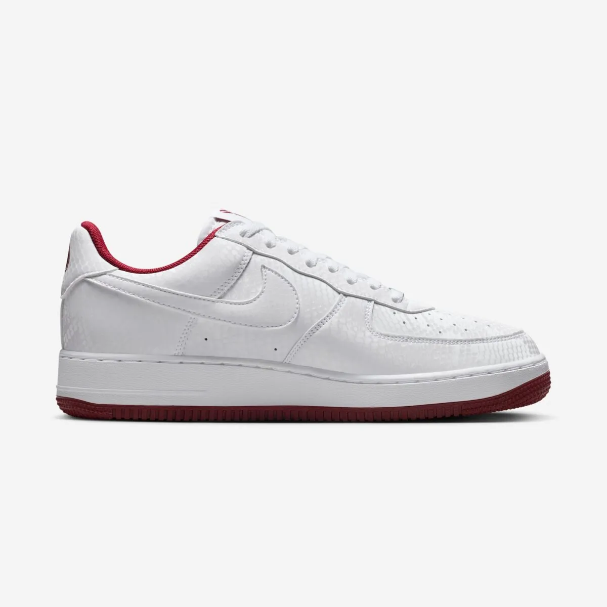 000000_Kobe-Bryant-x-Nike-Air-Force-1-Low_LOWER-MERION-ACES-HOME_IB0018-101_img2