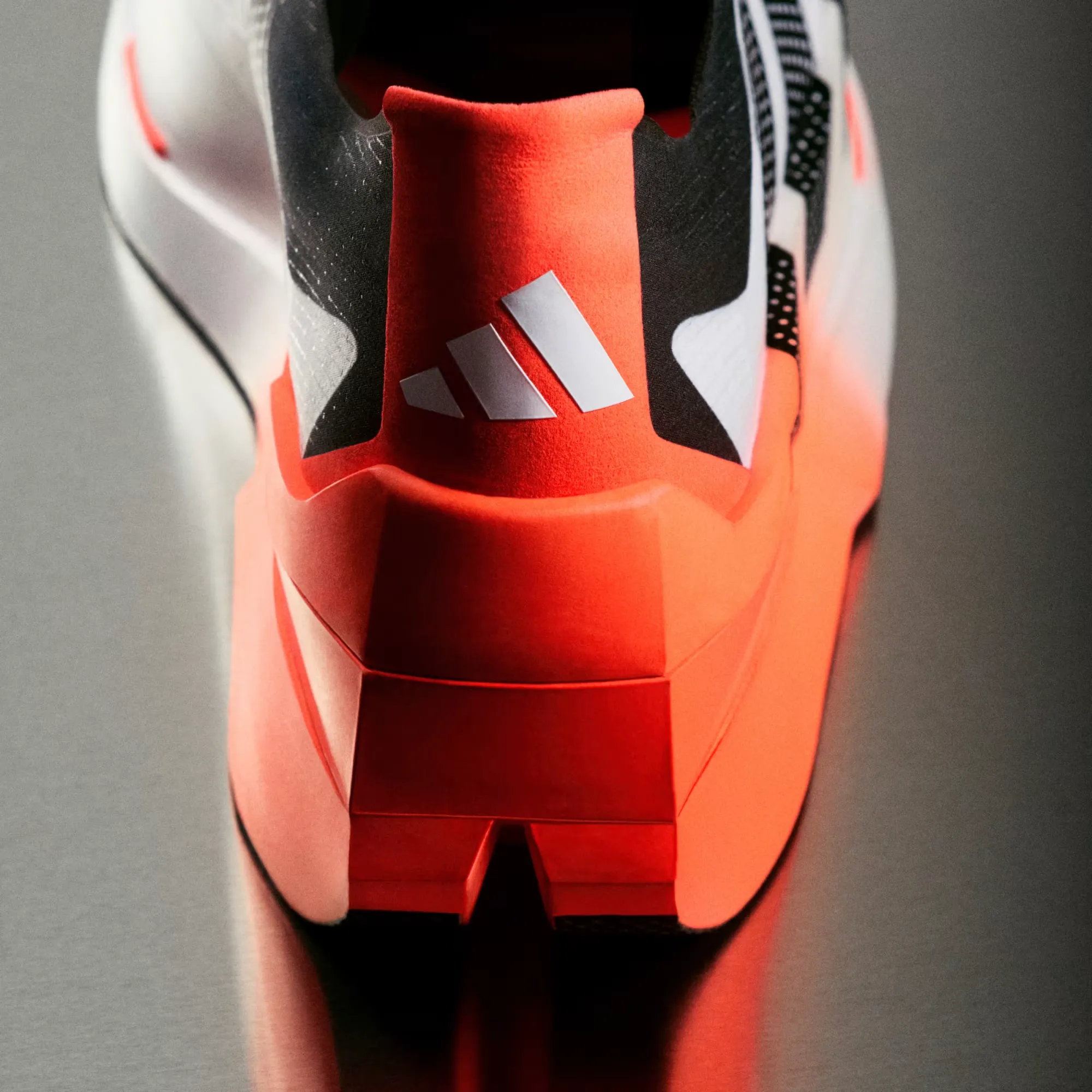 000000_adidas-Adizero-Dropset-Elite_CLOUD-WHITE-SOLAR-RED_LA6218_img11