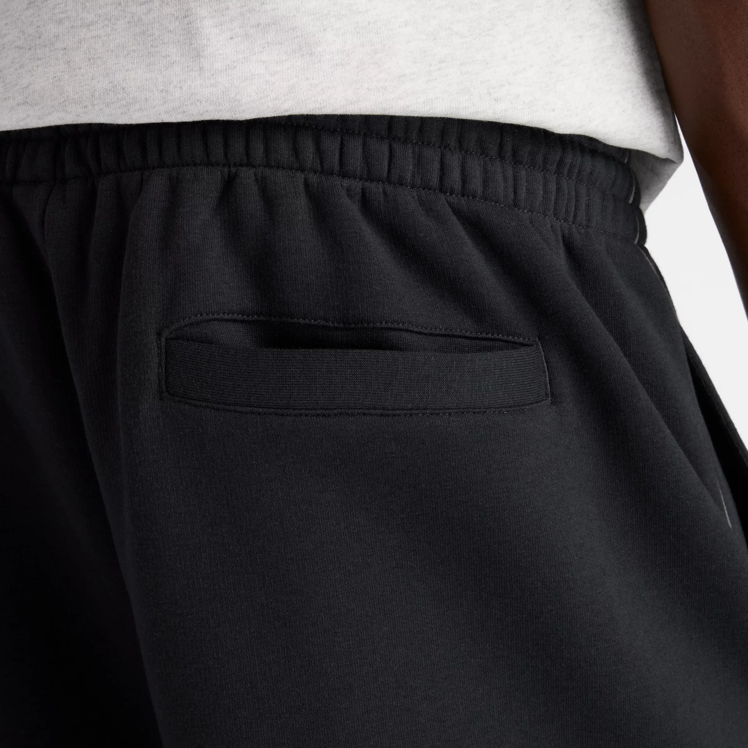 000000_New-Balance-Athletics-Trackside-Fleece-Pant_BLACK-CASTLEROCK_MB61M77EBK_img3
