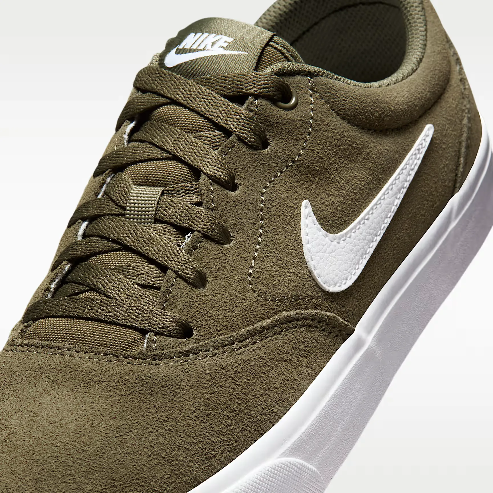 000000_Nike-SB-Charge-Suede_MEDIUM-OLIVE-BLANC_IB2750-200_img6