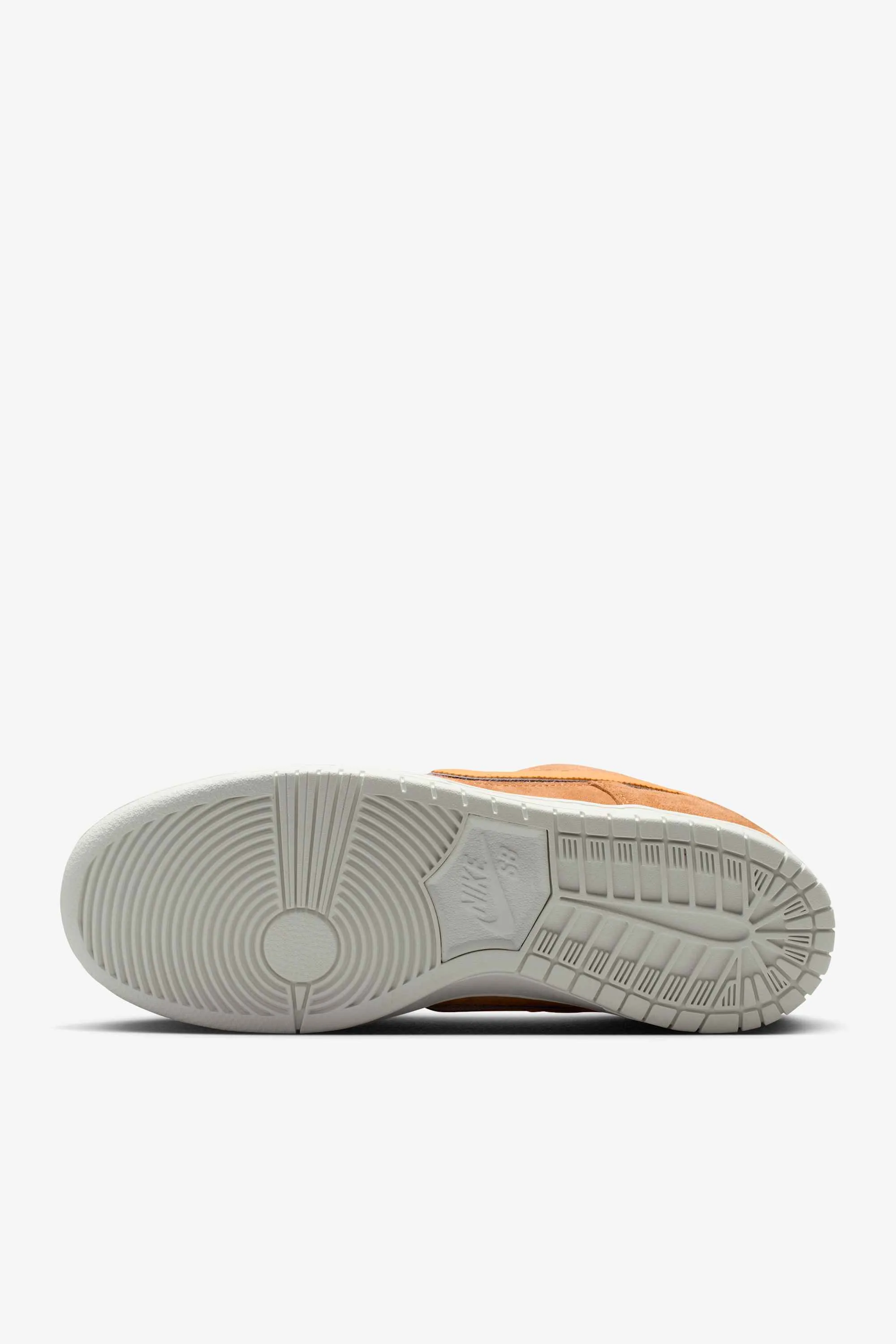 000000_NOTE-Manchester-x-Nike-SB-Dunk-Low_FLAX-AND-SUMMIT-WHITE_IO9508-200_img1