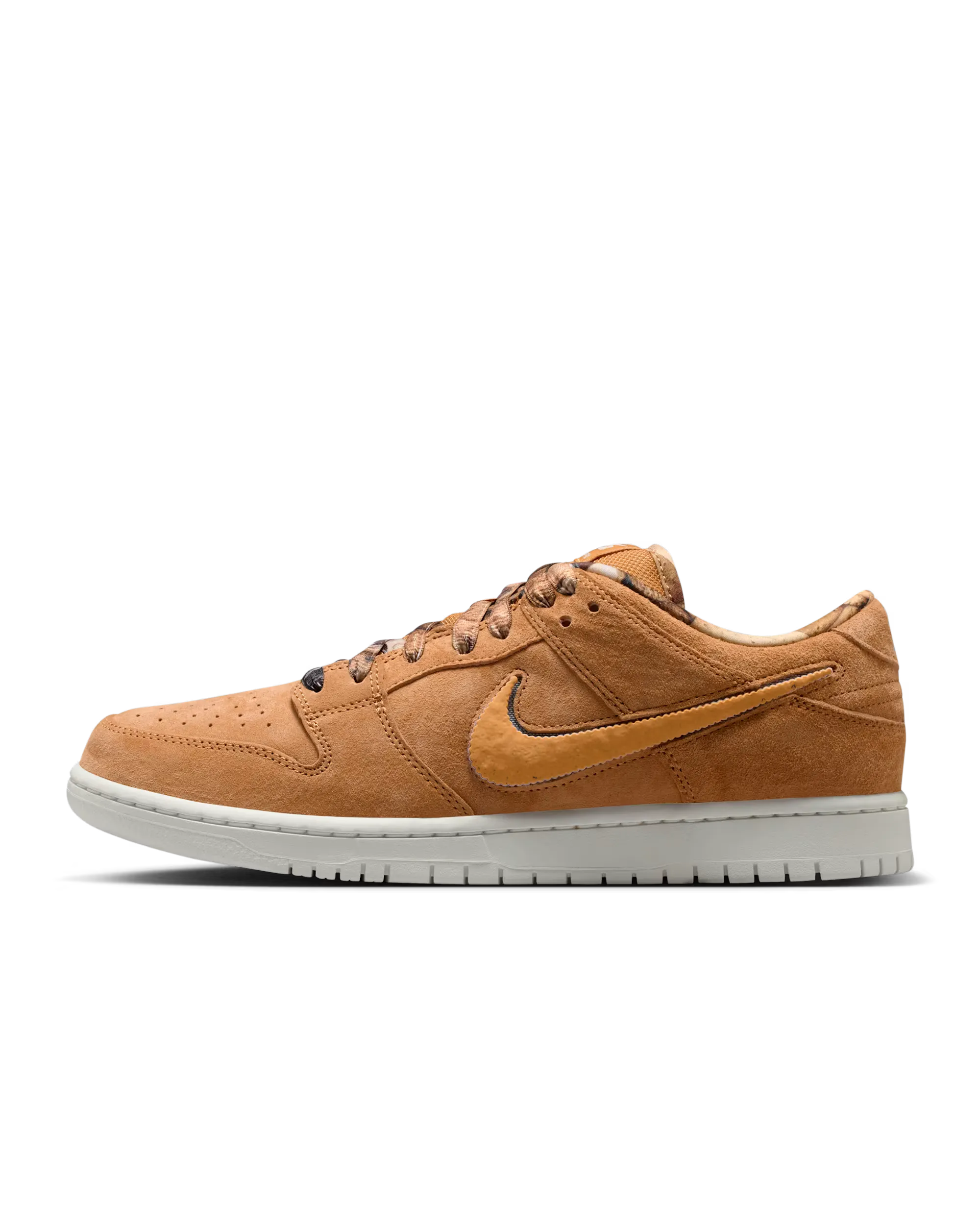 000000_NOTE-Manchester-x-Nike-SB-Dunk-Low_FLAX-AND-SUMMIT-WHITE_IO9508-200_img0