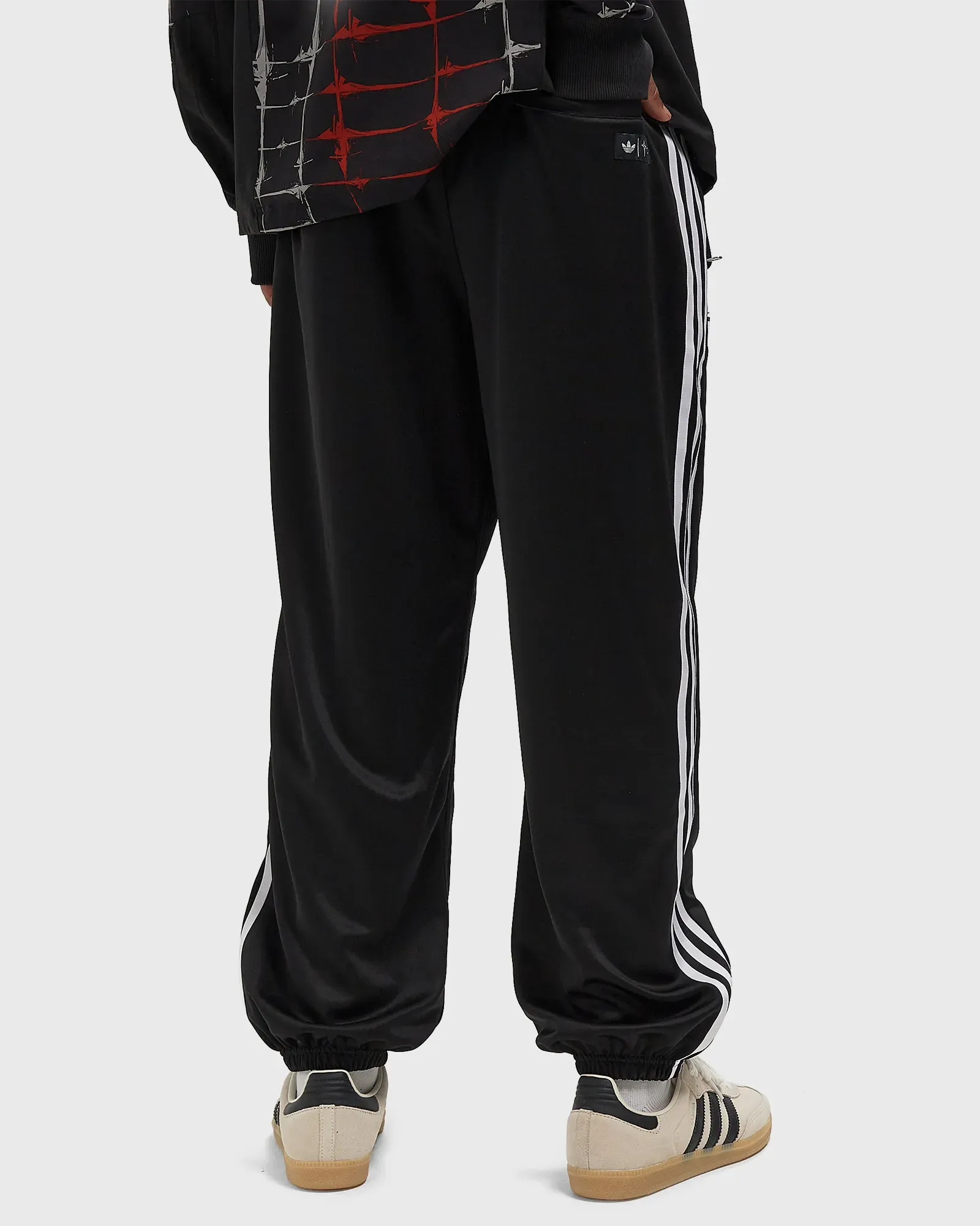 000000_adidas-x-Thug-Club-SST-Jogger_BLACK_KF6917_img2