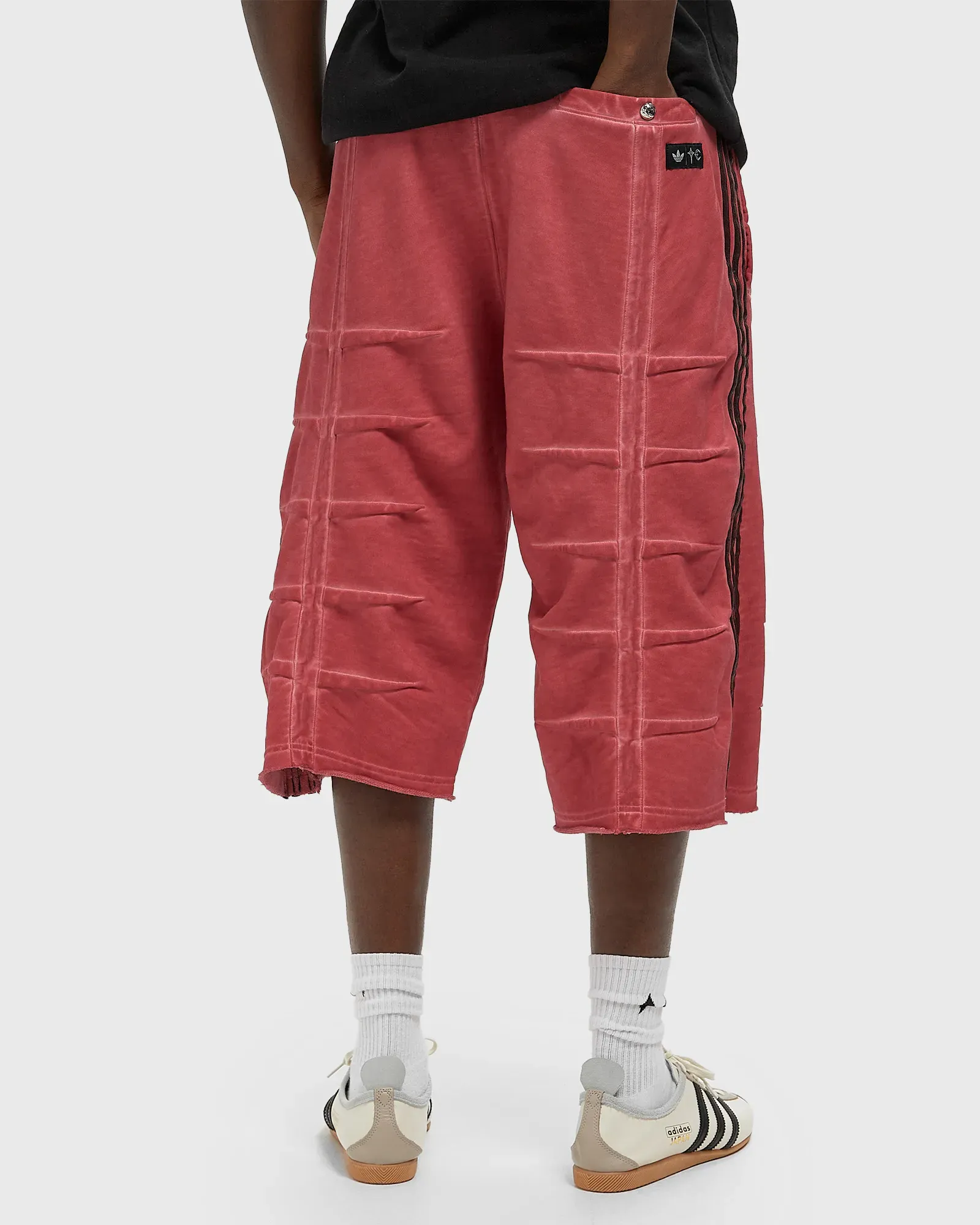 000000_Thug-Club-x-adidas-Sweat-Jort_POWER-RED_KF6911_img2