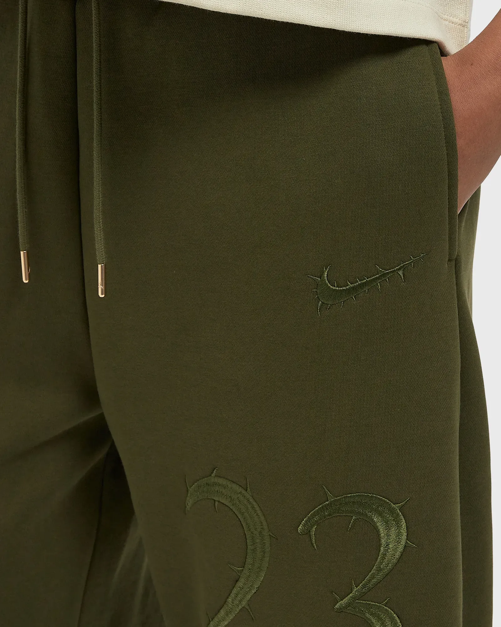 000000_Teyana-Taylor-x-Jordan-Fleece-Pants-WMNS_ROUGH-GREEN_IQ3844-326_img3