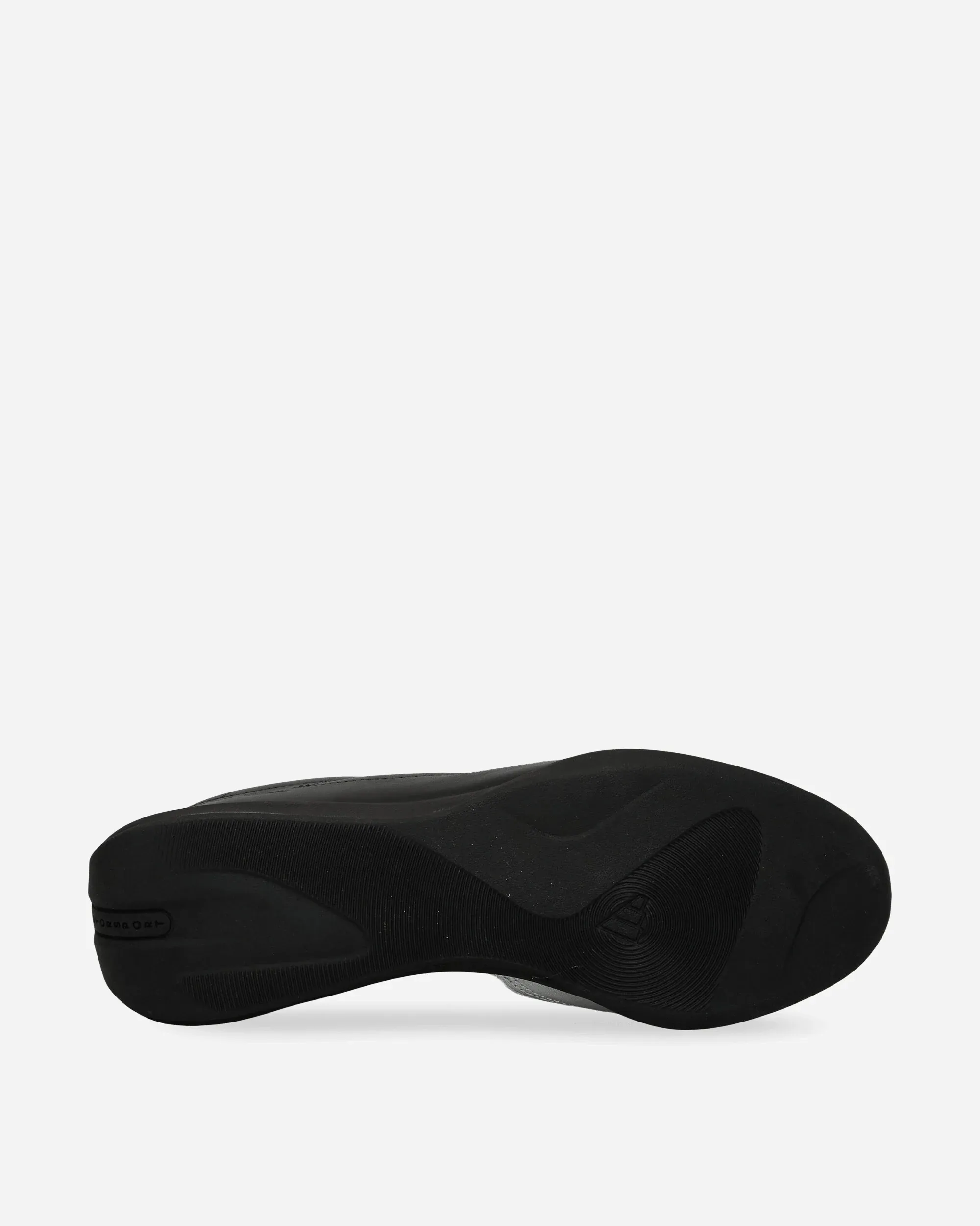 000000_Y-3-x-Mercedes-AMG-Feroza-Lo_BLACK-SILVER-METALLIC_KK1824_img4