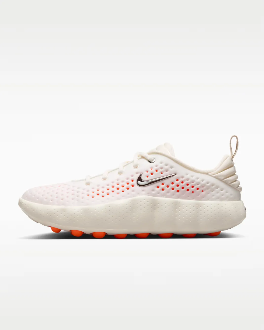Nike-Mind-002-WMNS_Sail-Hyper-Crimson_HQ4310-100_img10