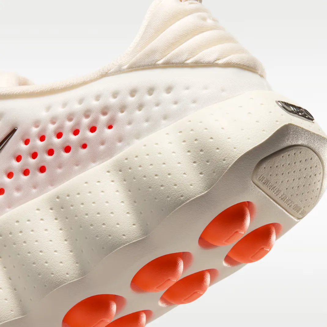 Nike-Mind-002-WMNS_Sail-Hyper-Crimson_HQ4310-100_img8
