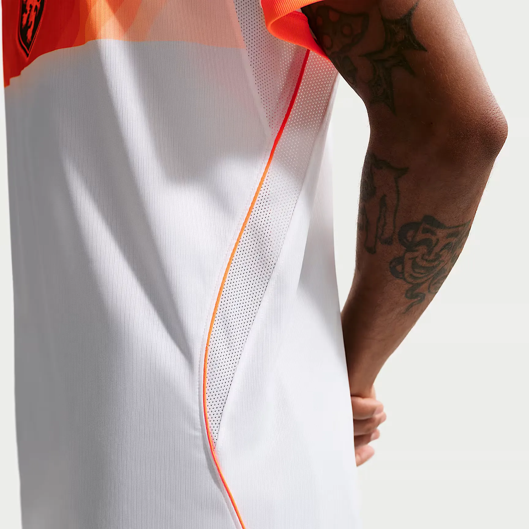 000000_Nike-Dri-FIT-Pays-Bas-2026-Stadium-Exterieur-Jersey_White-Hyper-Crimson-Black_IB5391-100_img1