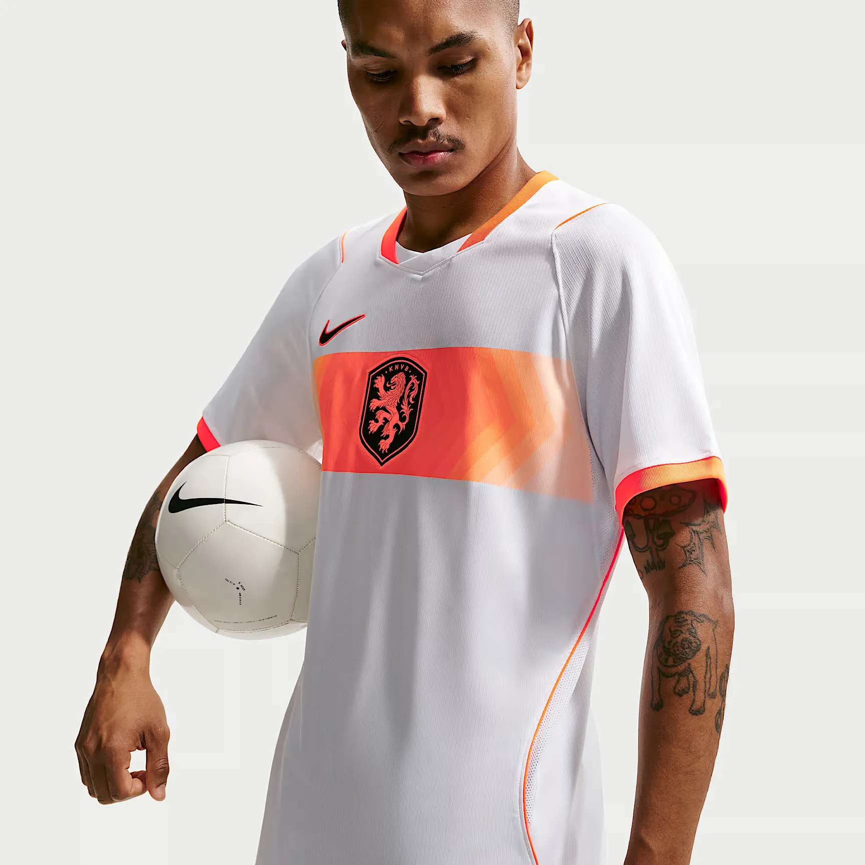 000000_Nike-Dri-FIT-Pays-Bas-2026-Stadium-Exterieur-Jersey_White-Hyper-Crimson-Black_IB5391-100_img2