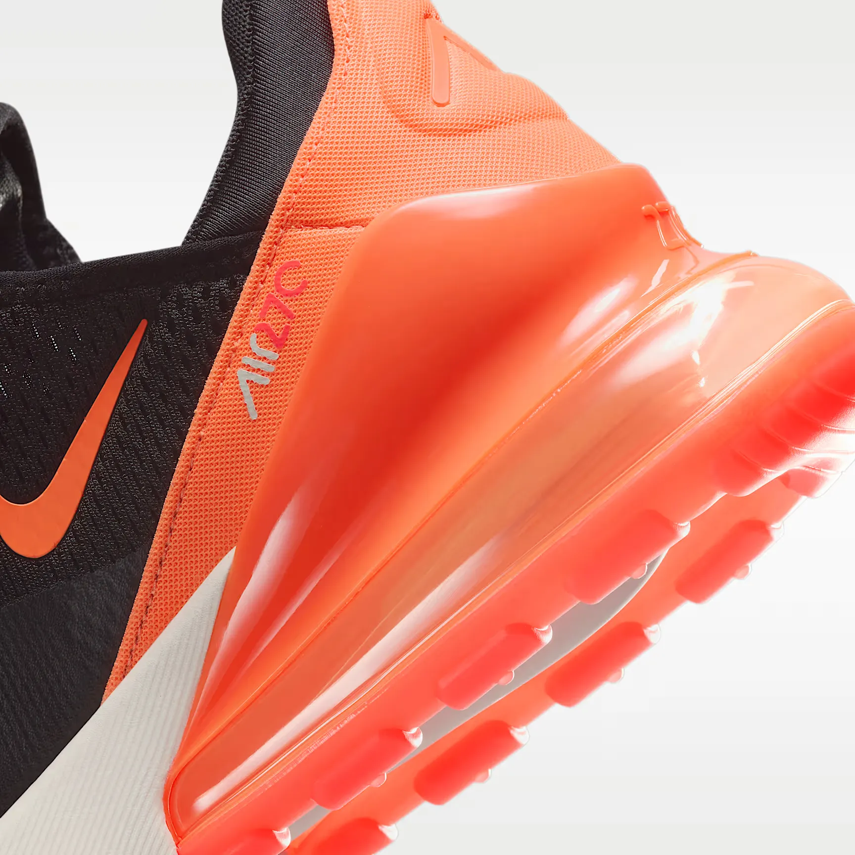 000000_Nike-Air-Max-270_Black-Total-Orange_AH8050-030_img7