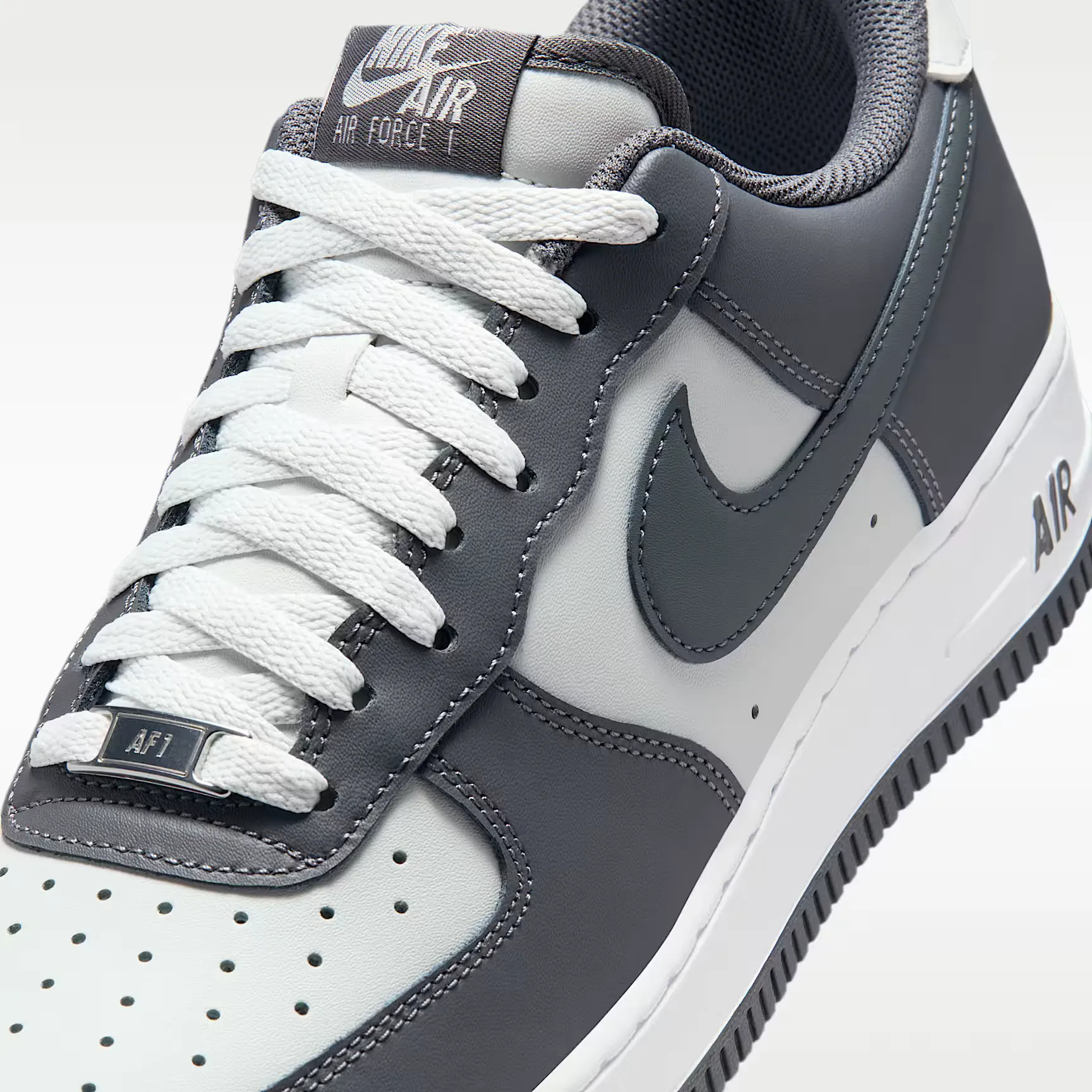 Nike Air Force 1 '07 